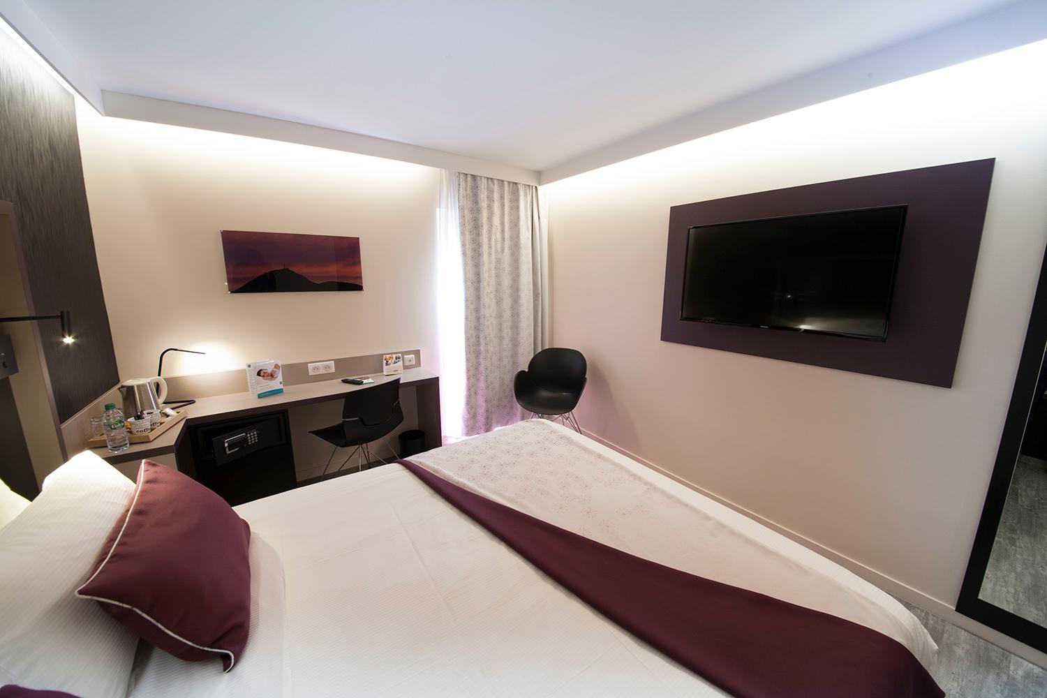 Standard Double Room - Photo 6