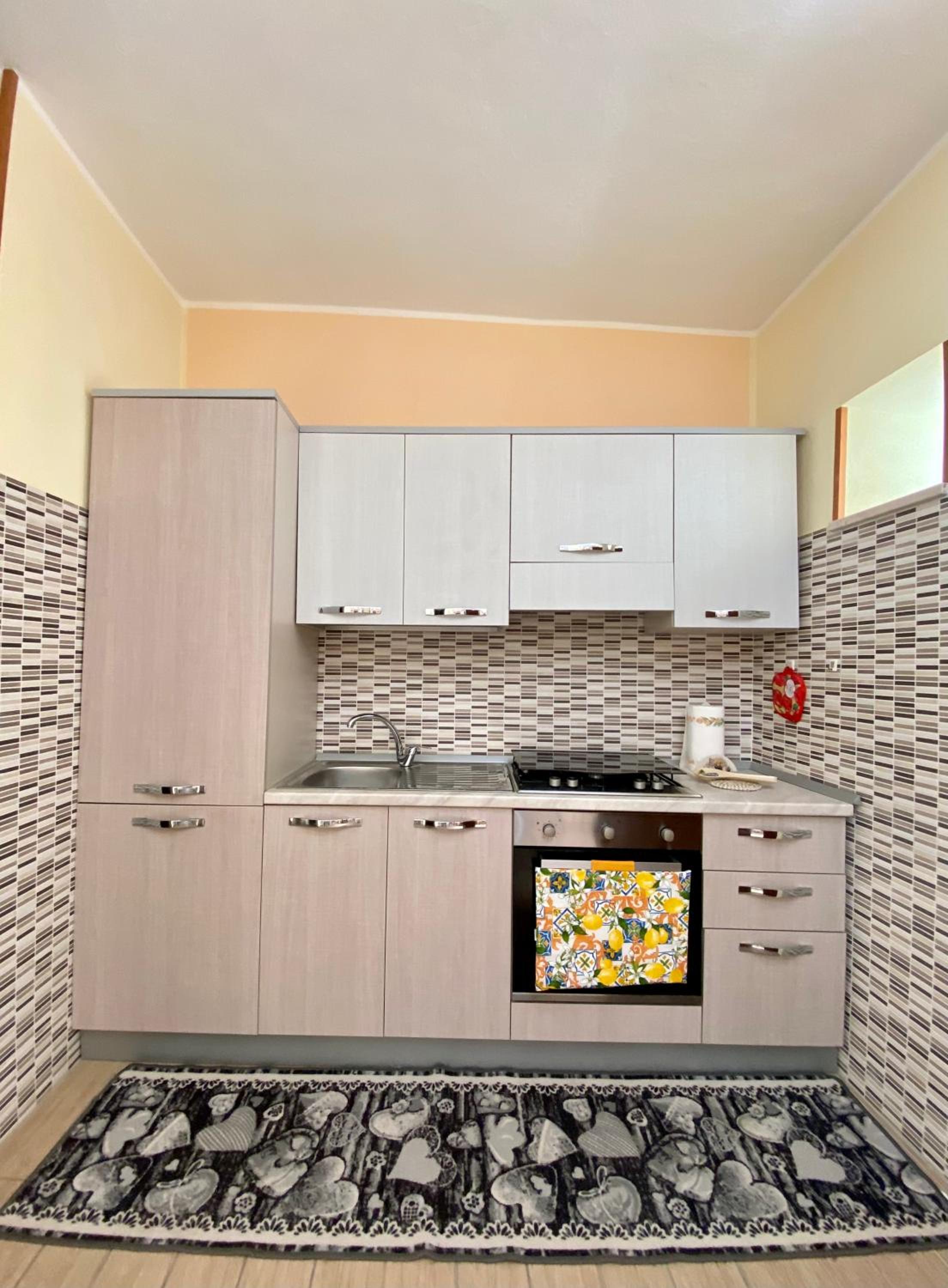 One-Bedroom Apartment photo 2