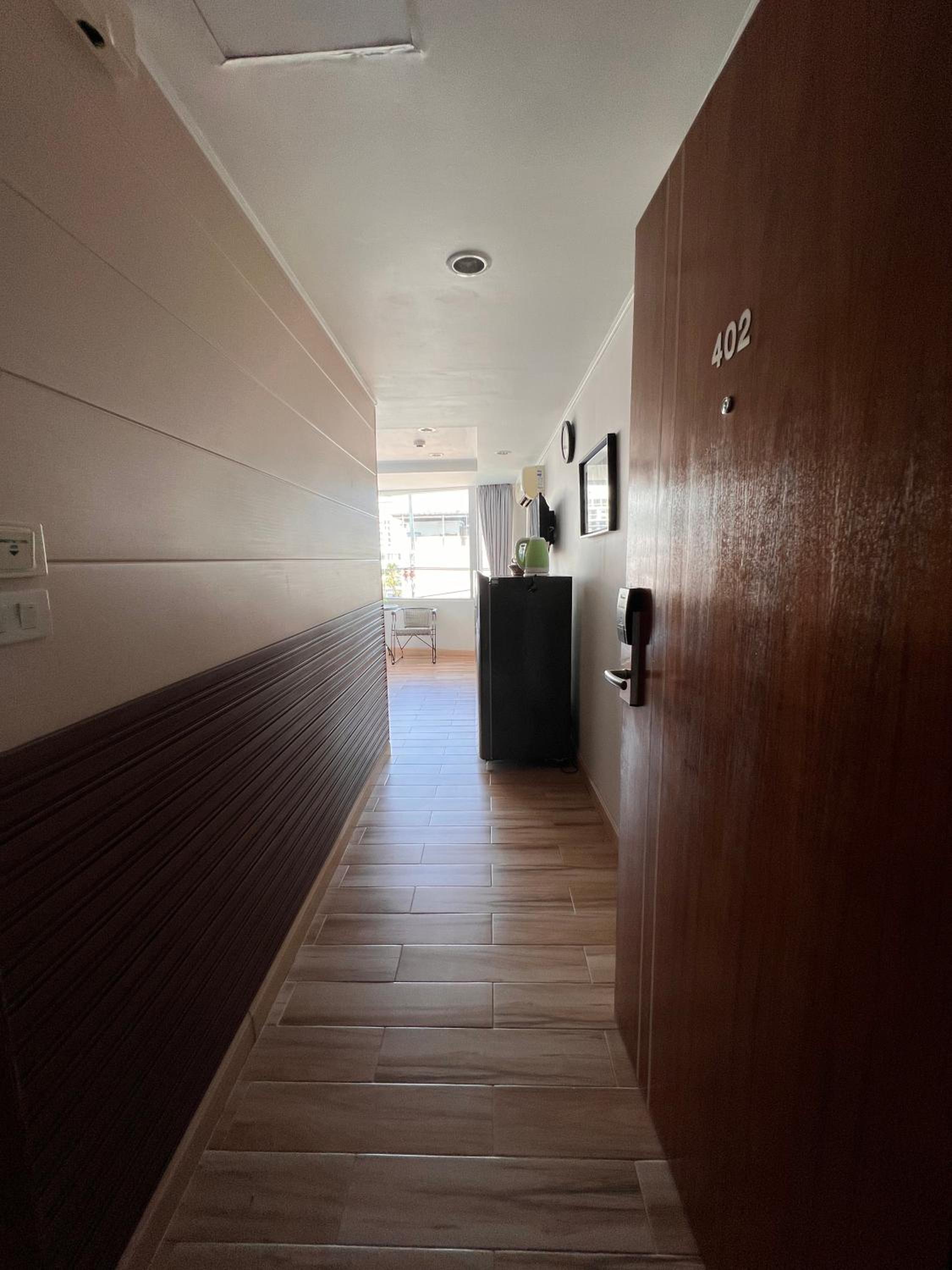 Deluxe Double Room with Side Sea View