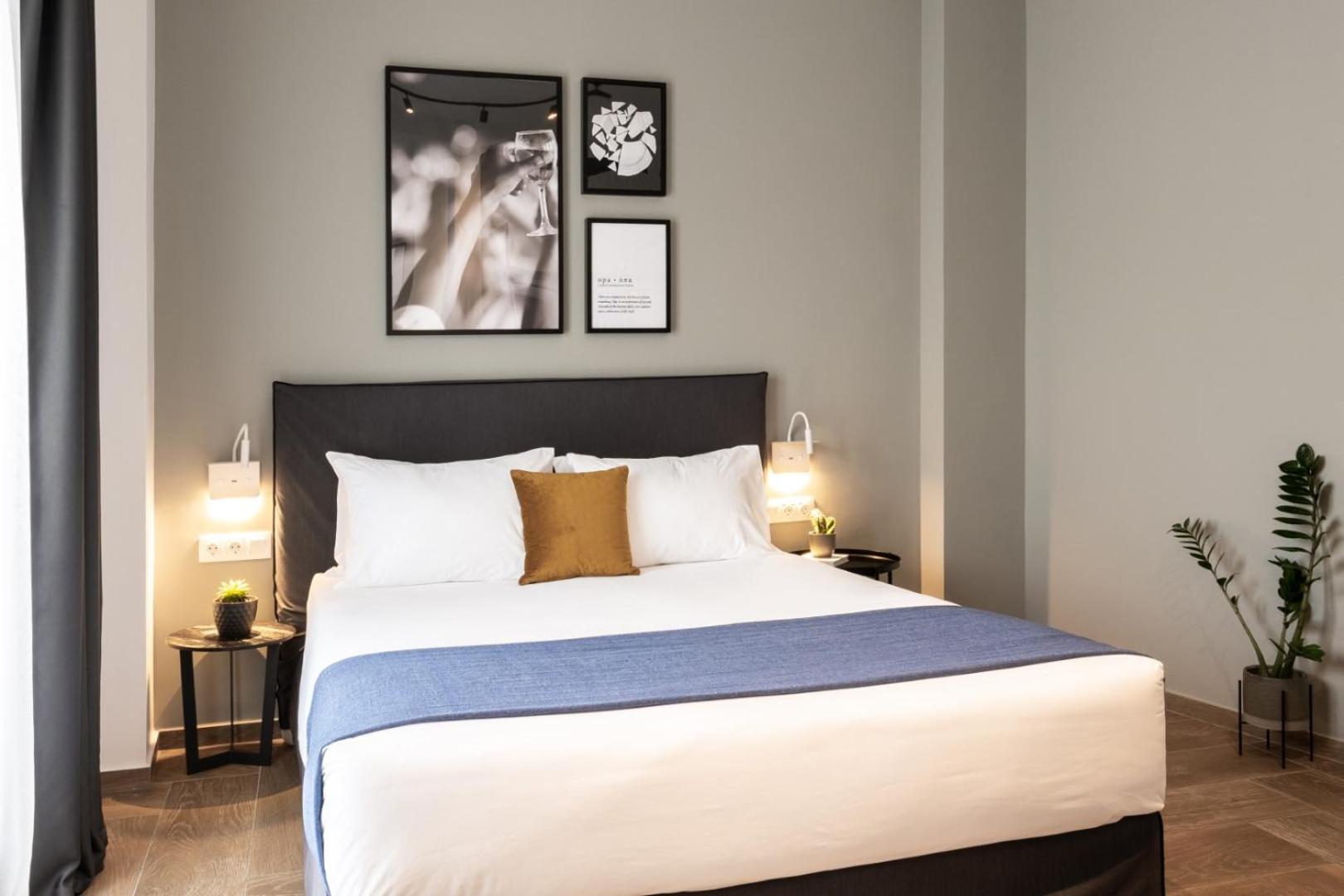 Suite with Terrace and Acropolis View  photo 3
