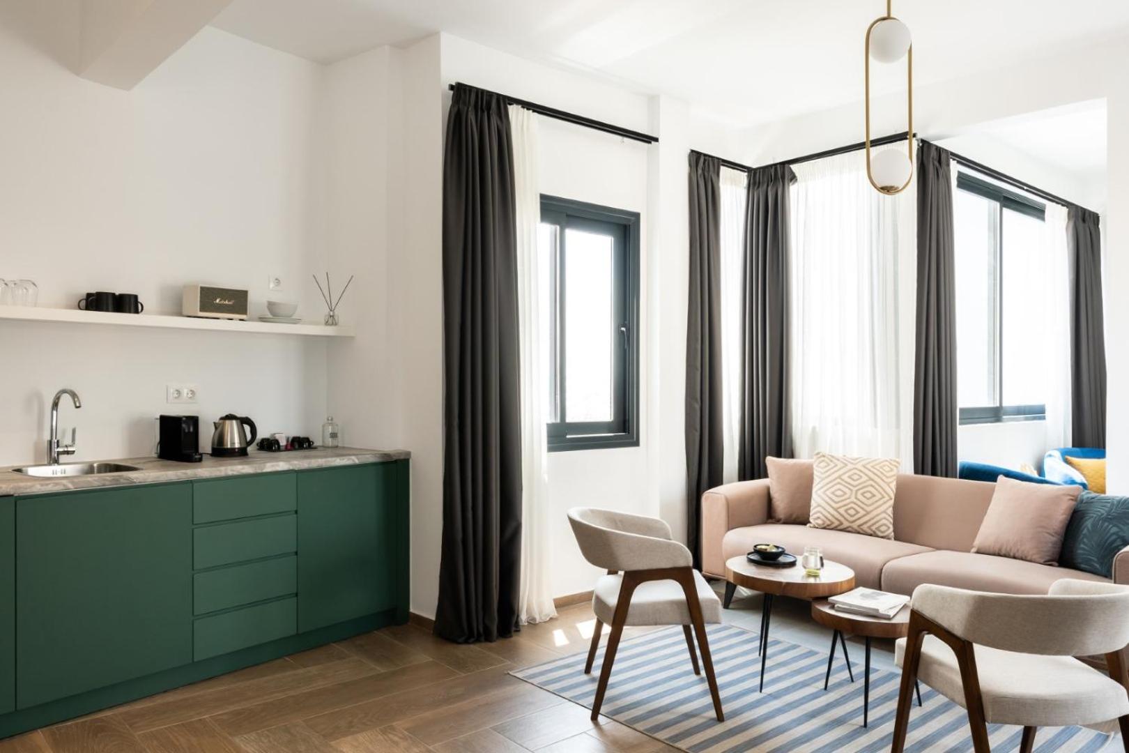 Suite with Terrace and Acropolis View  photo 2