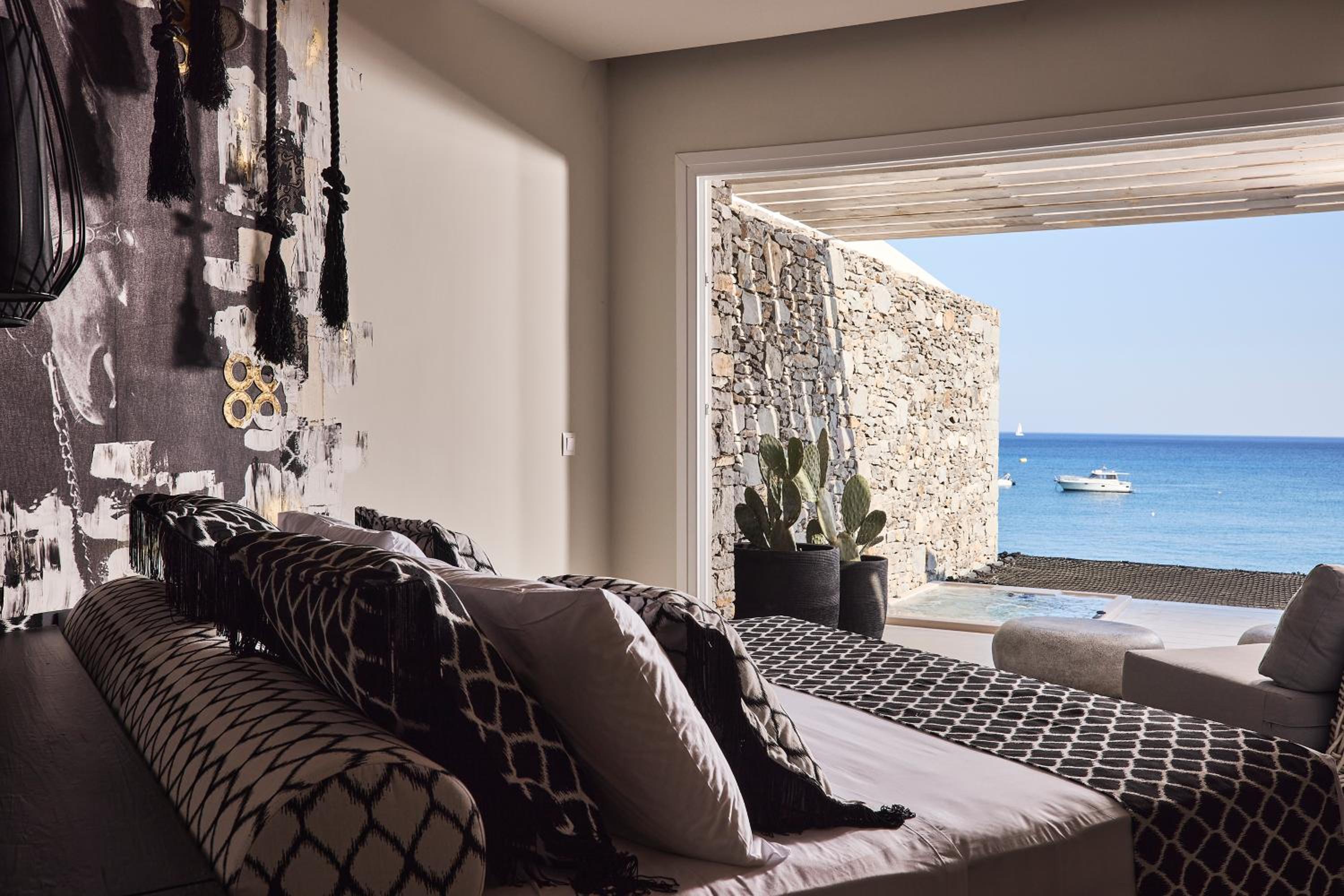 Signature Suite with Seaview & Hydro Massage - Photo 9