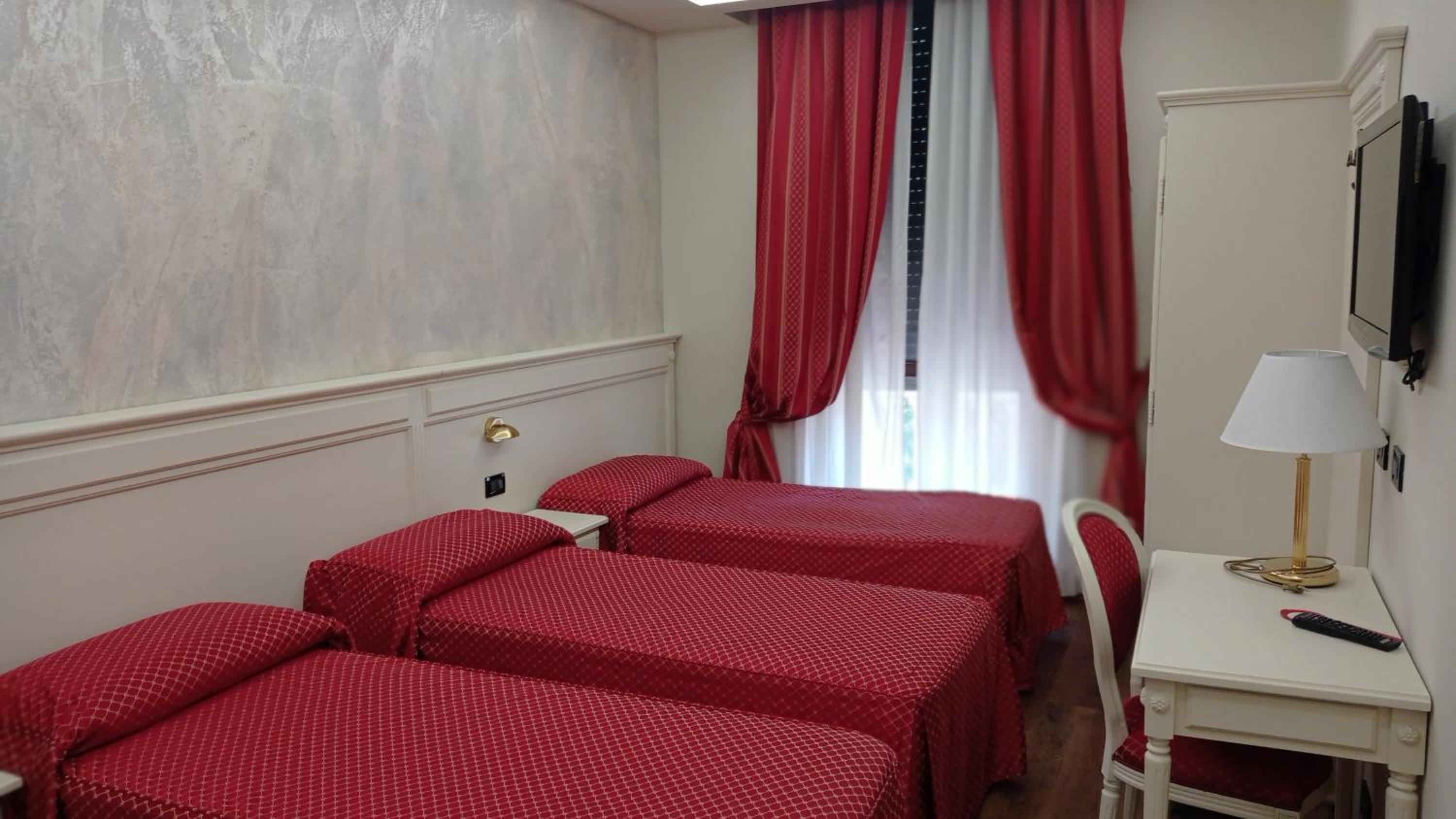 Triple Room - Photo 1
