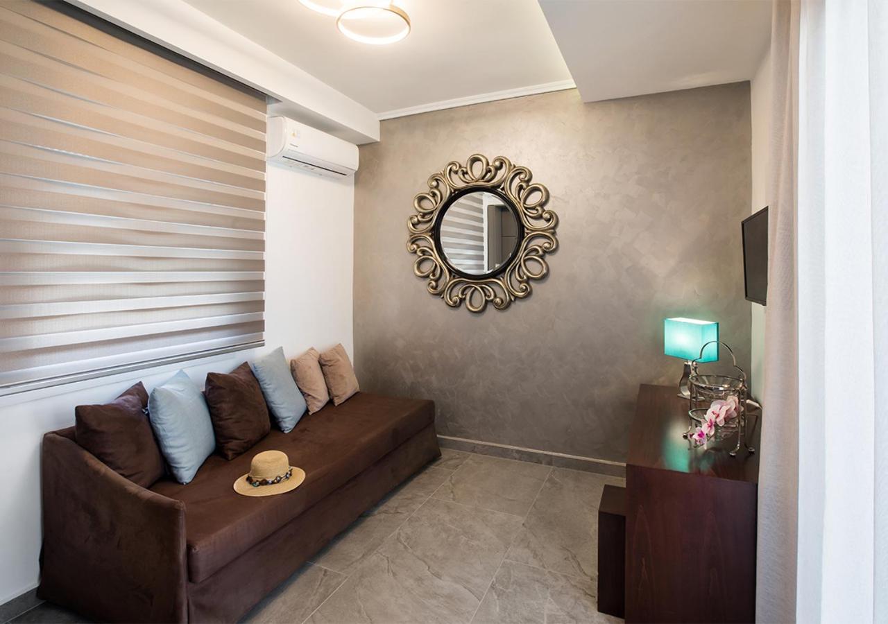 Deluxe King Suite photo 3