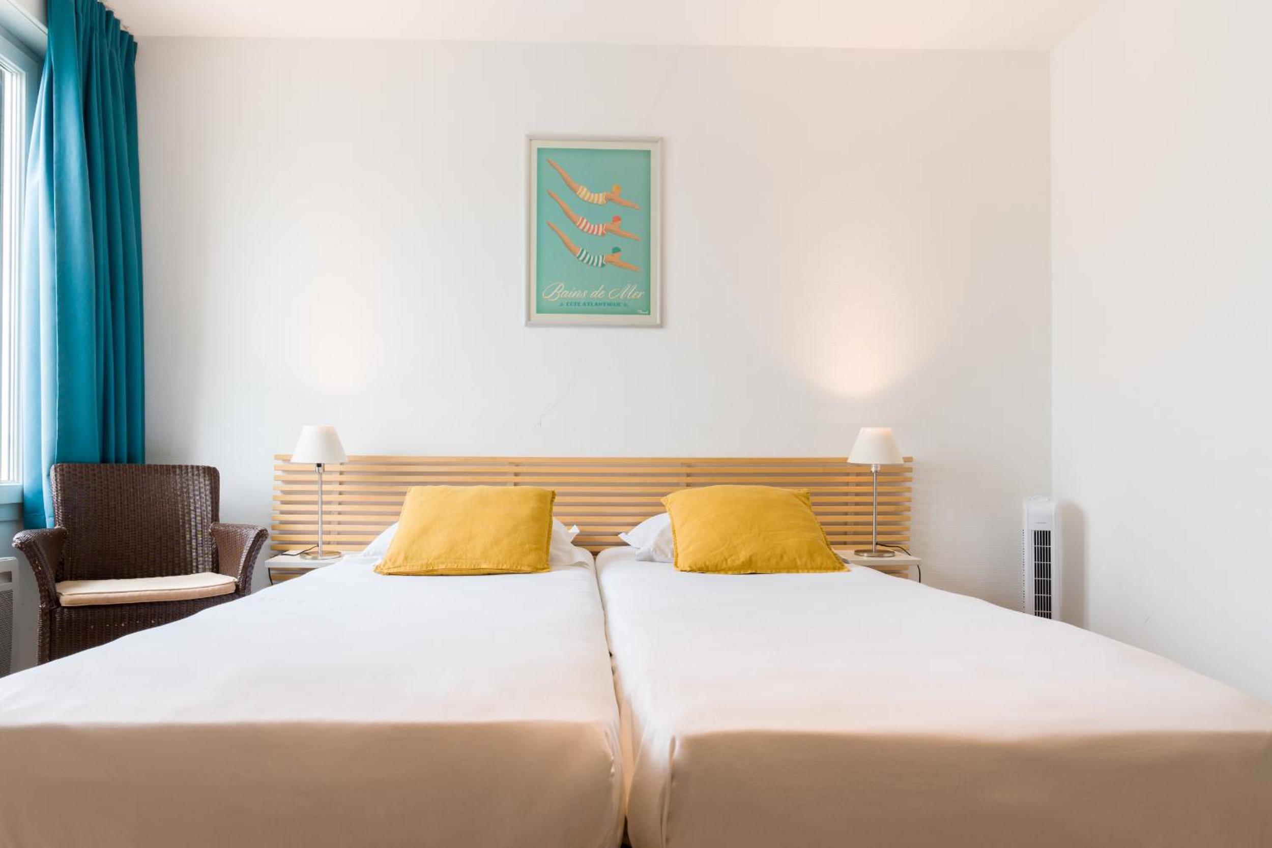 Double or Twin Room photo 3
