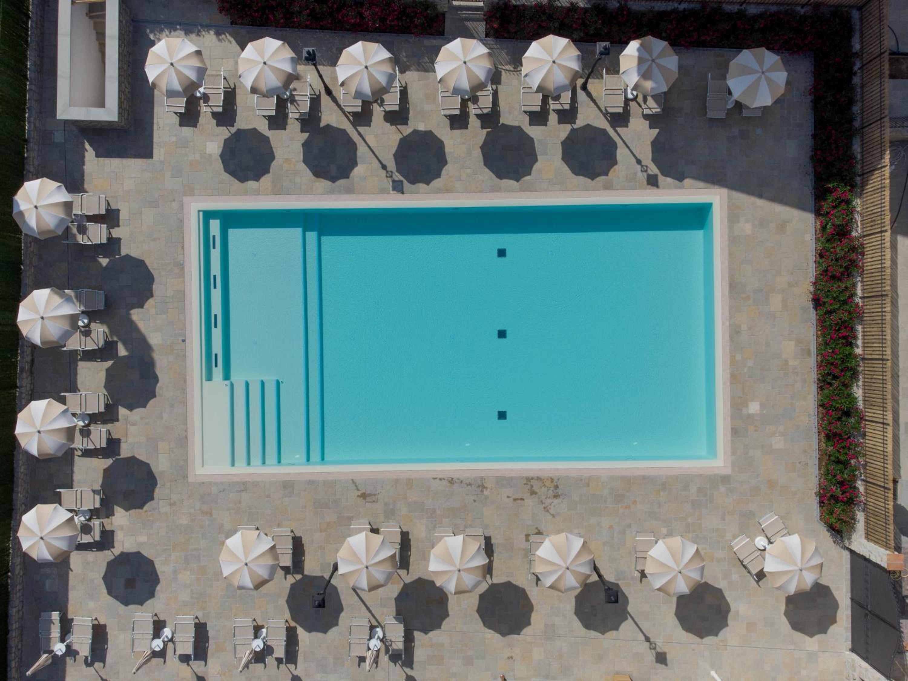 Triple Room with Pool Access - Photo 9
