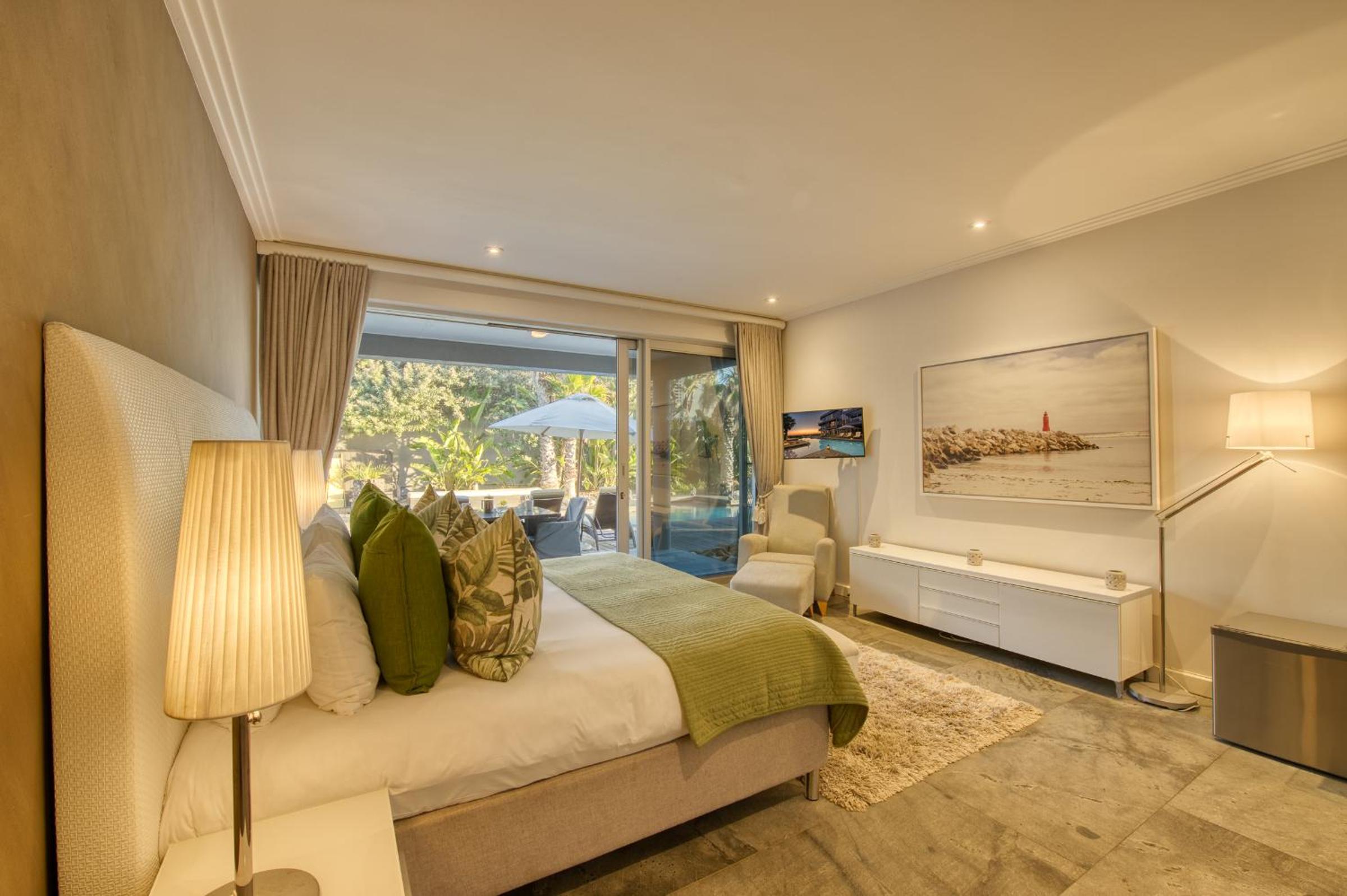 Double Room with Pool View photo 1