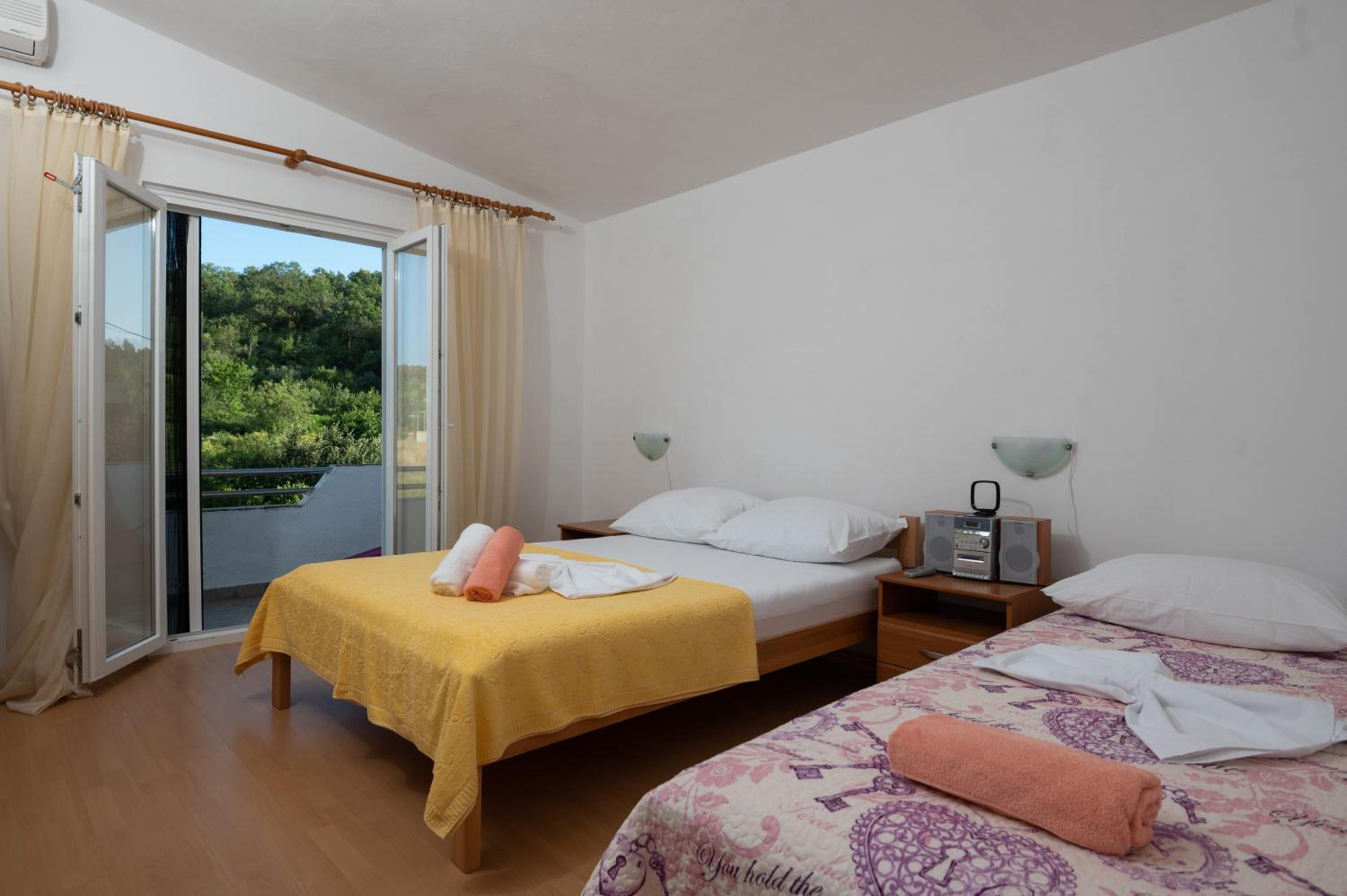 One Bedroom Apartment with Terrace photo 3