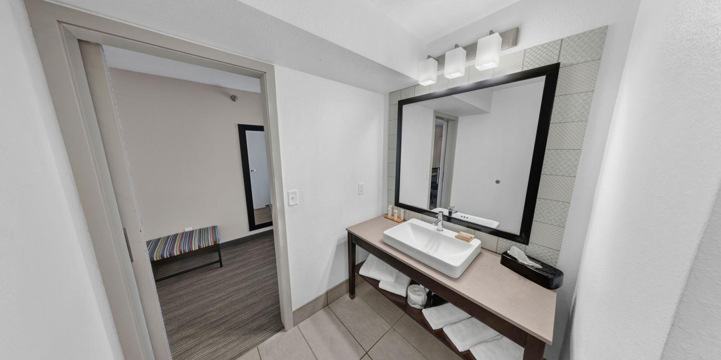 Extended Stay King Suite with Sofa Bed - Photo 4