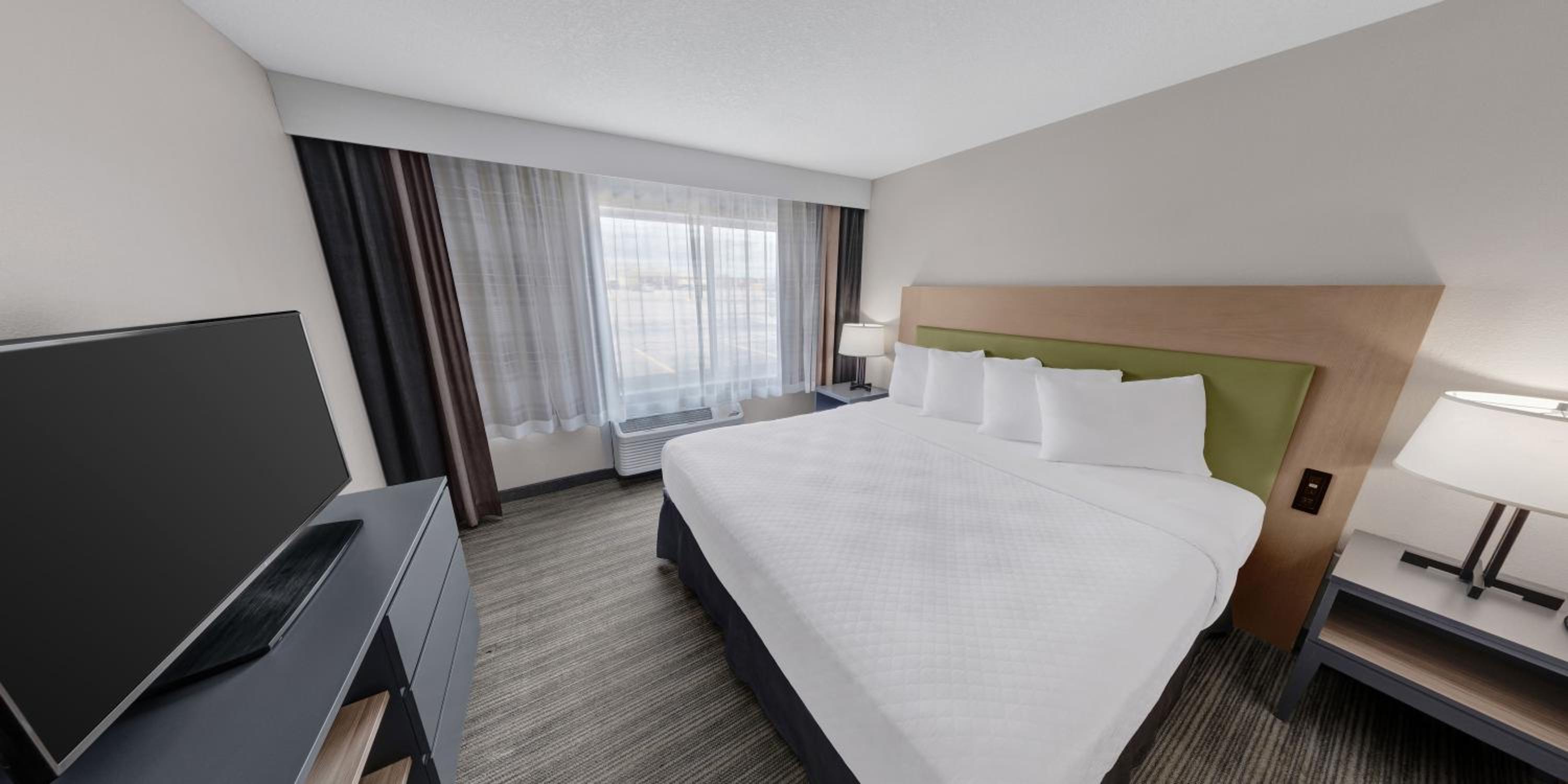 One-Bedroom King Suite - Photo 4