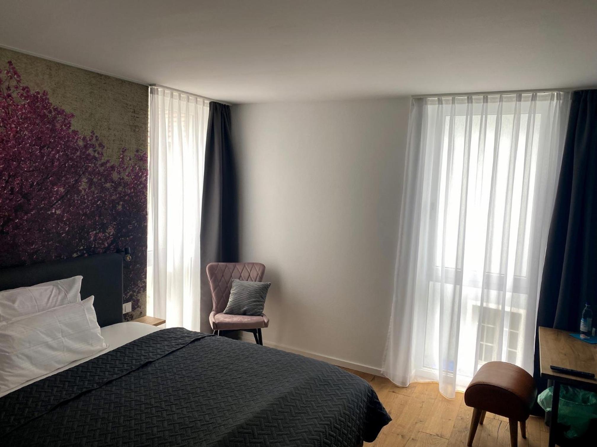 Double Room - Photo 7