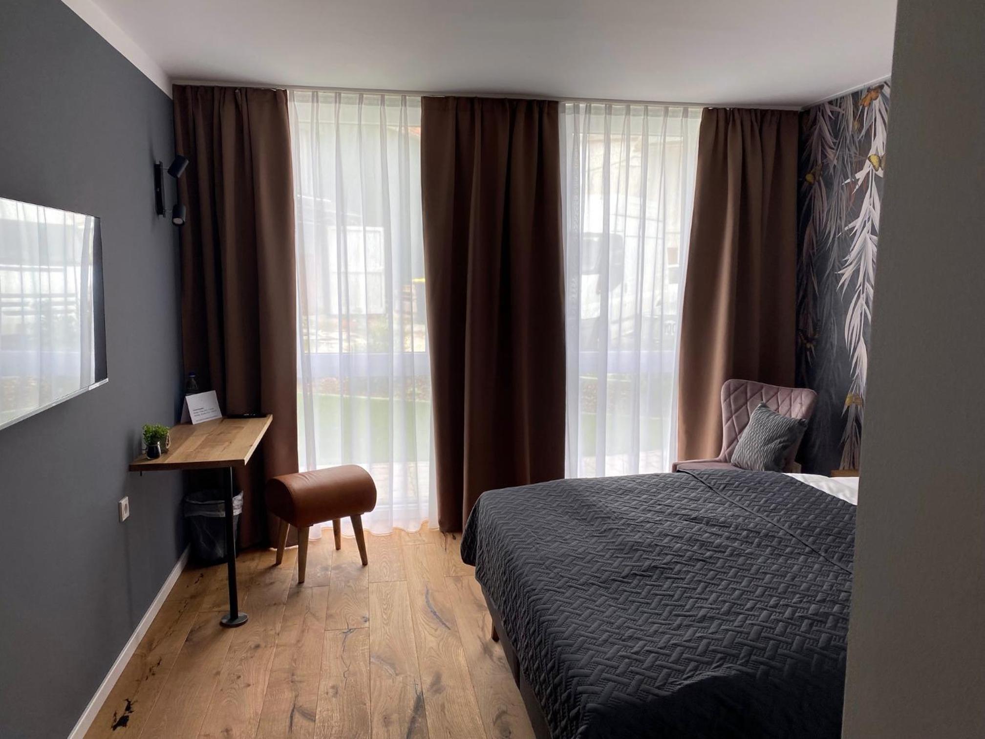 Double Room - Photo 10