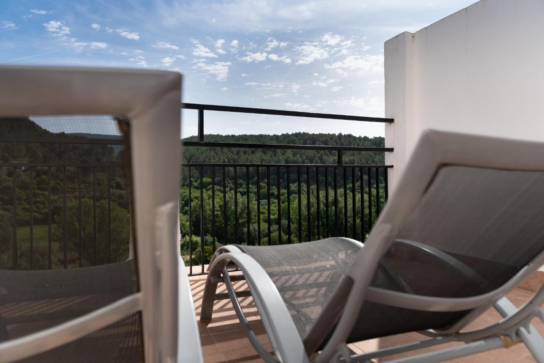 Habitación Doble Superior con Terraza y Vista al Río