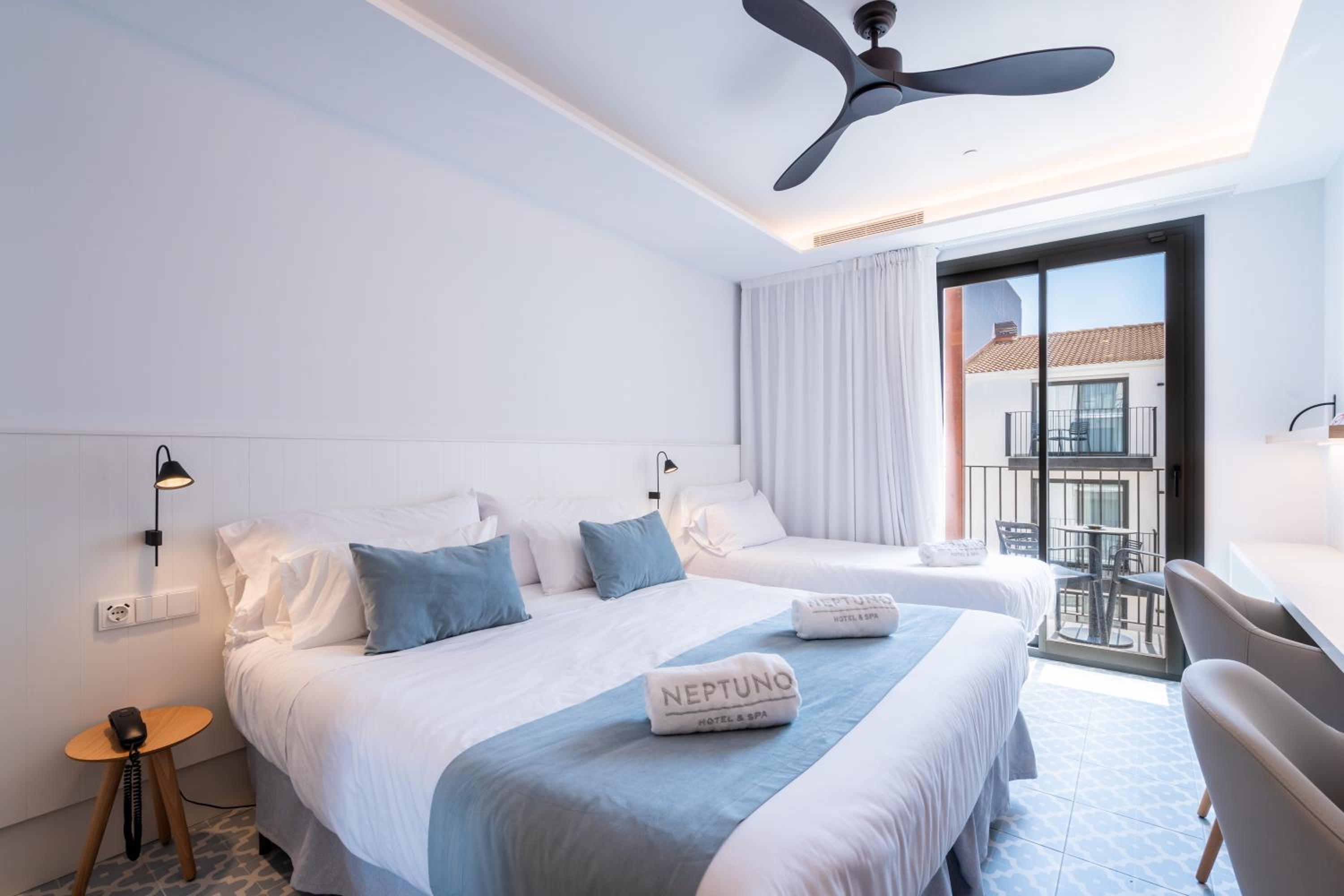 Habitación Superior Triple con Balcón