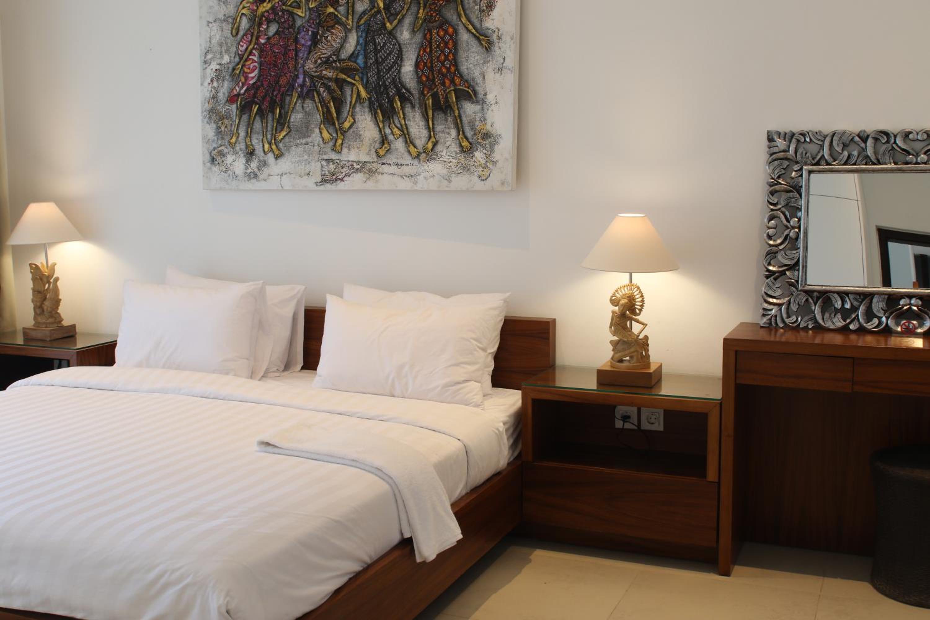 Three Bedroom Beachfront villa six photo 3