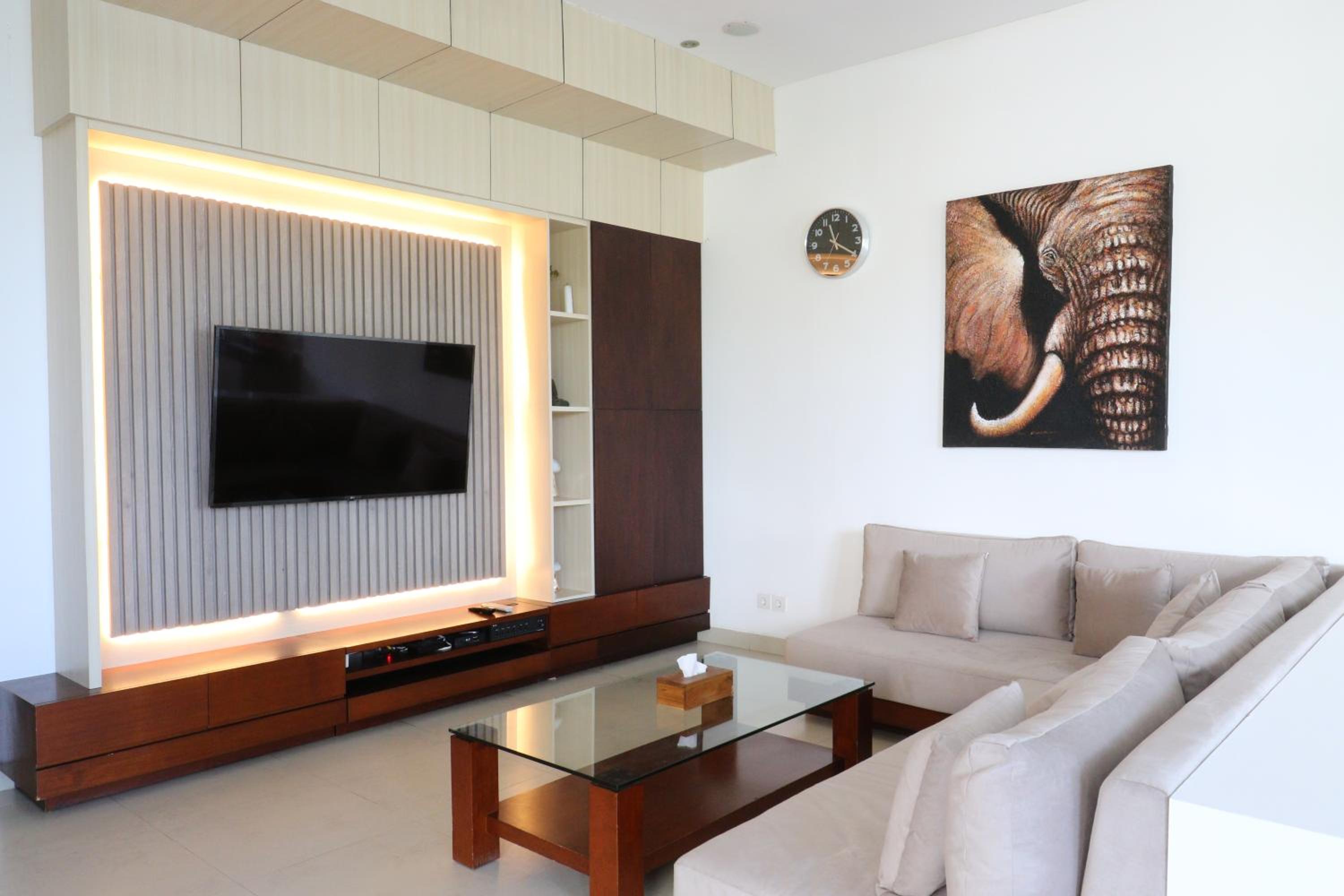 Three Bedroom Beachfront villa six photo 2