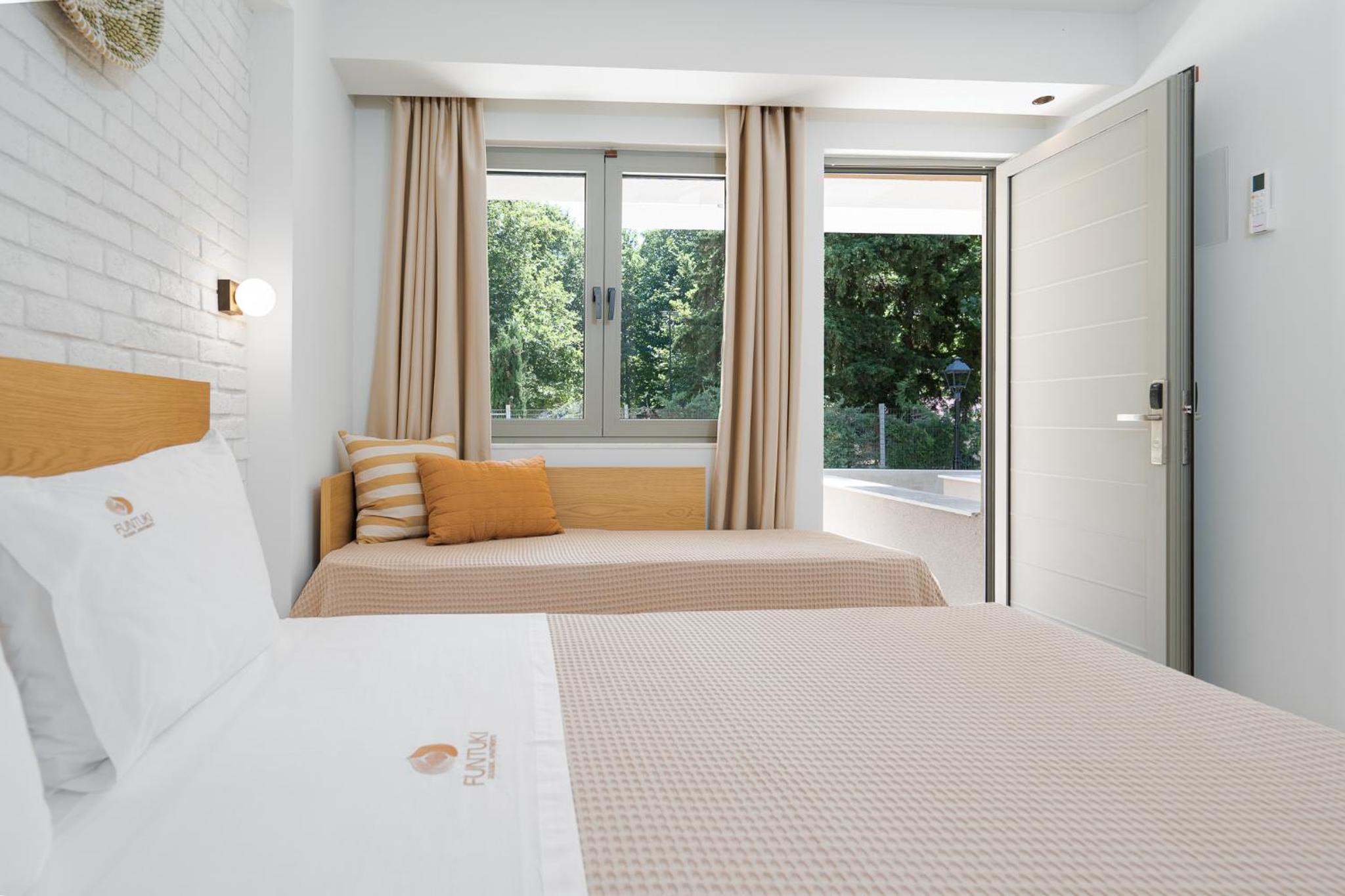 Apartment - Ground Floor - Photo 2