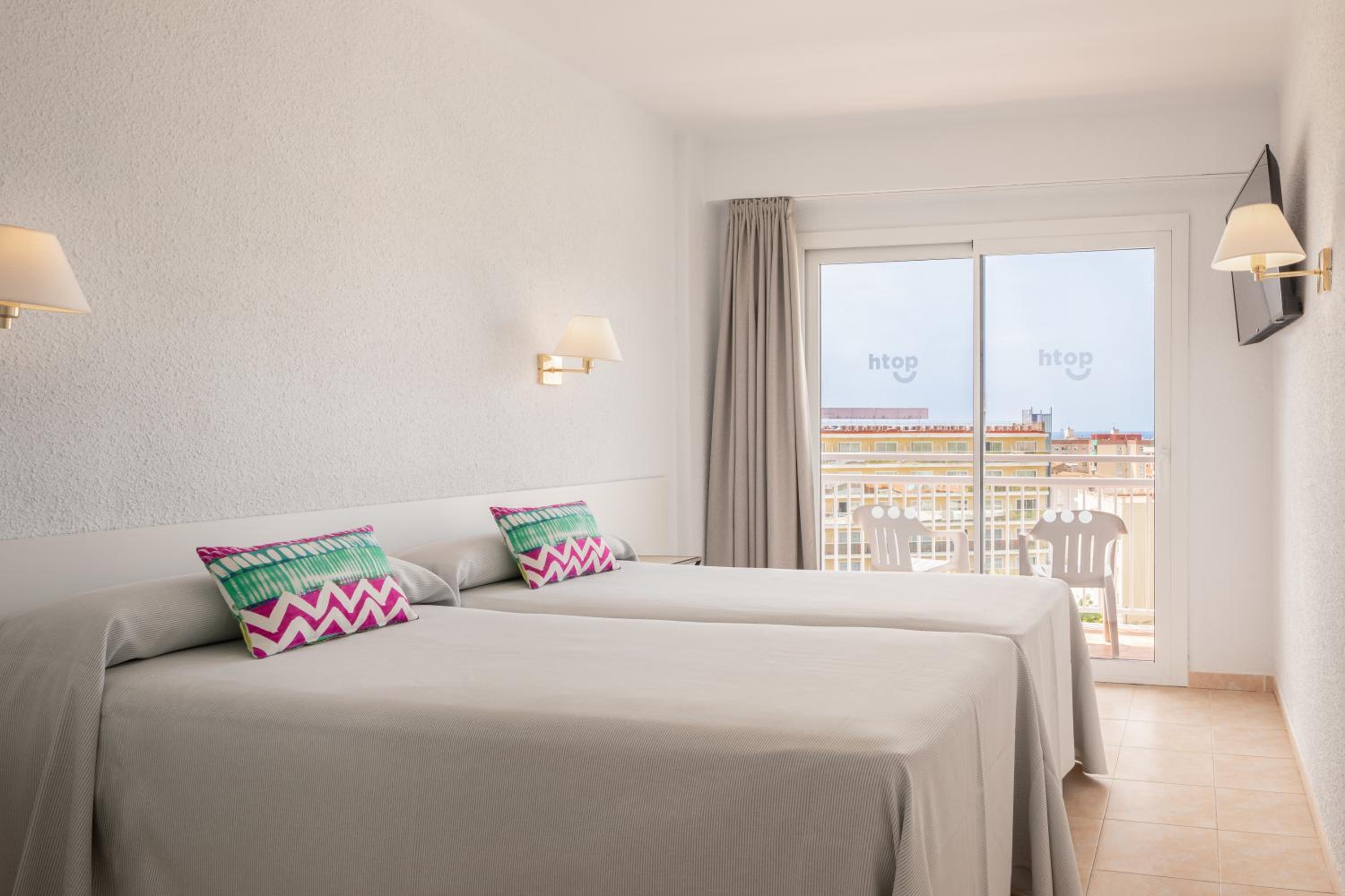 Twin Room with Extra Bed (2 Adults + 1 Child)
