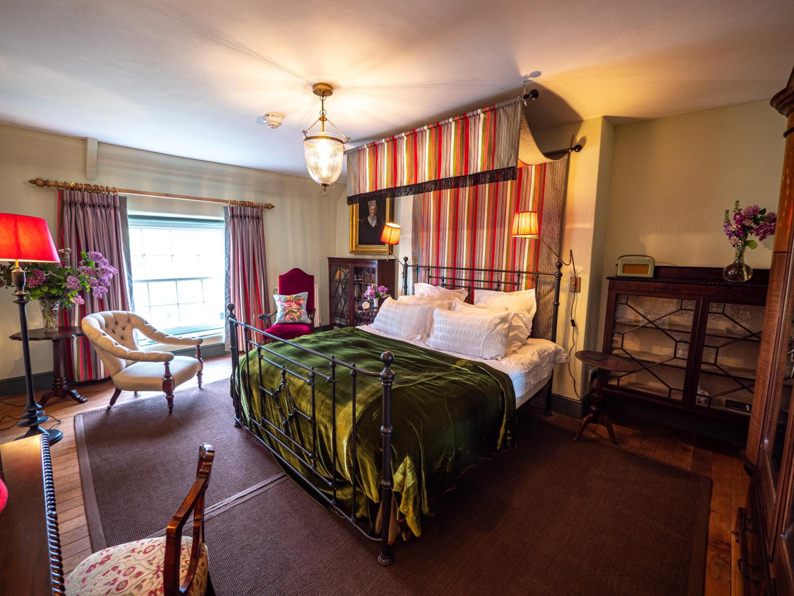 Deluxe King Room photo 1