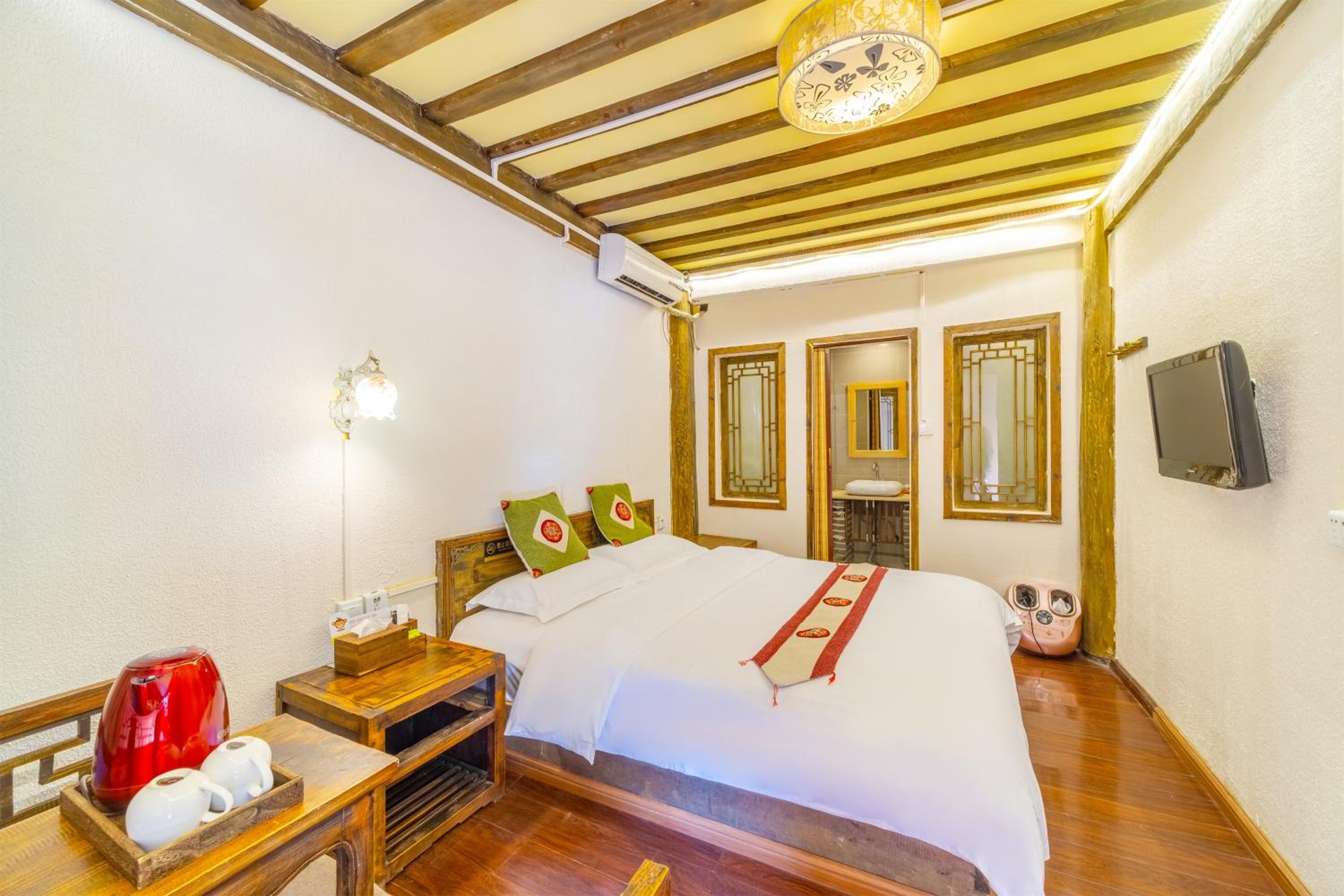 Double Room with Private Bathroom photo 1