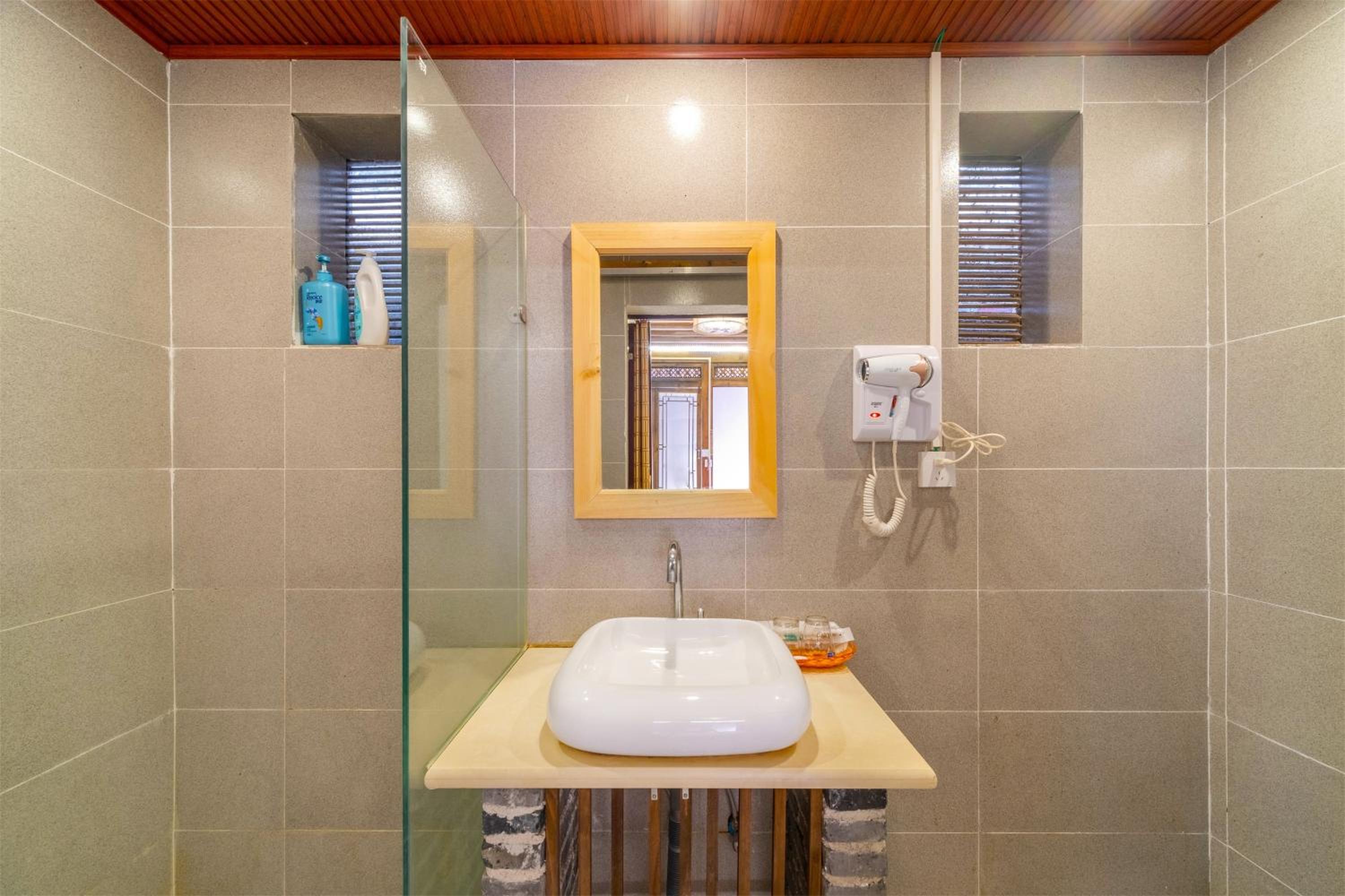 Double Room with Private Bathroom photo 2