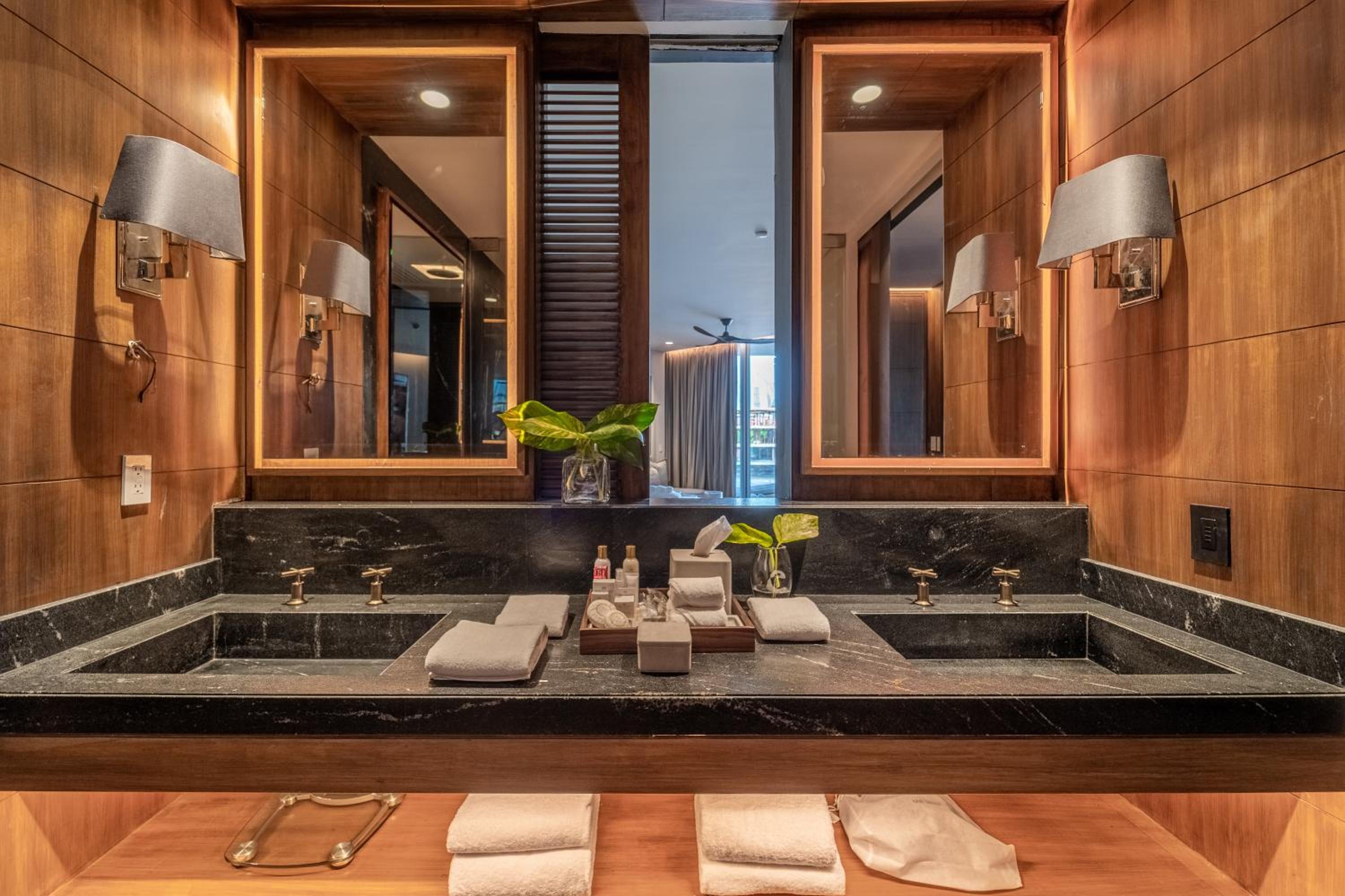 Run Of The House - Photo 3