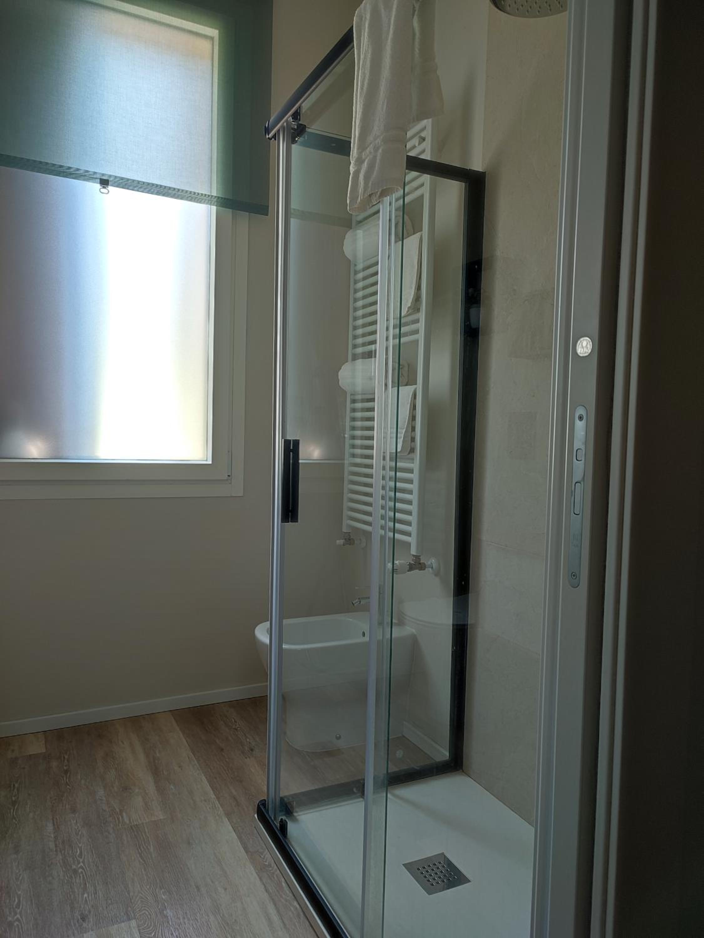 Standard Double Room - Photo 3
