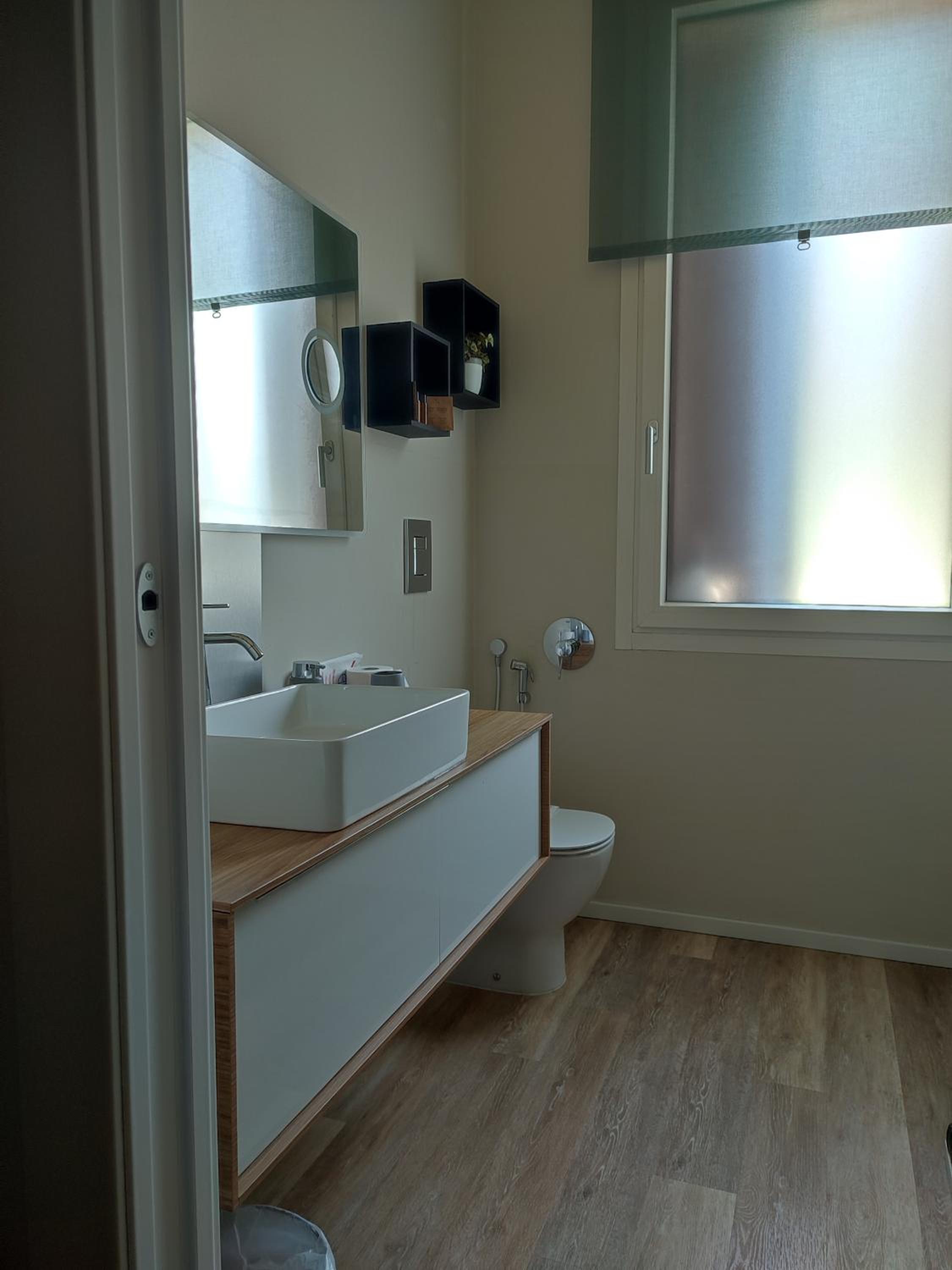 Standard Double Room - Photo 2