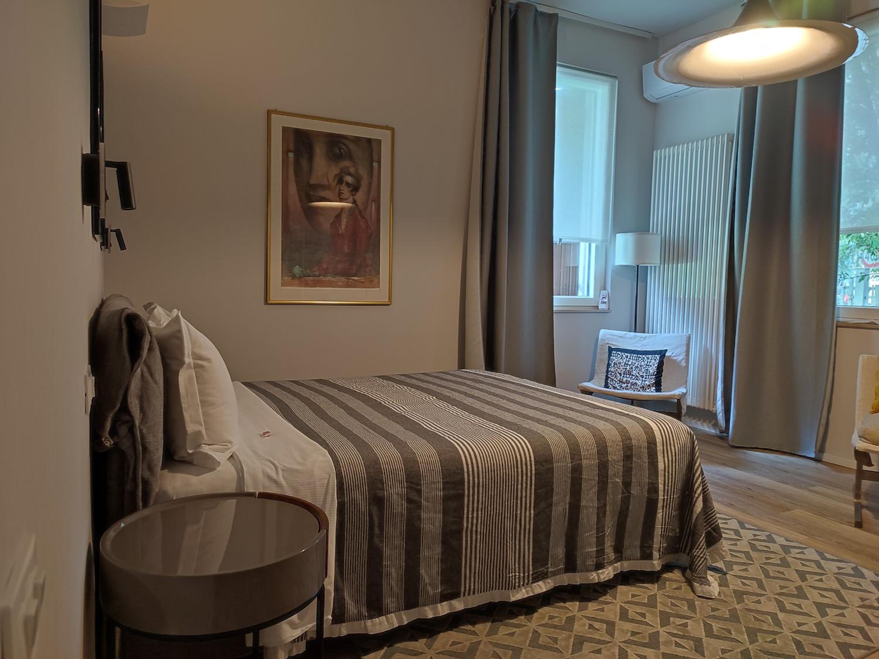 Standard Double Room - Photo 8