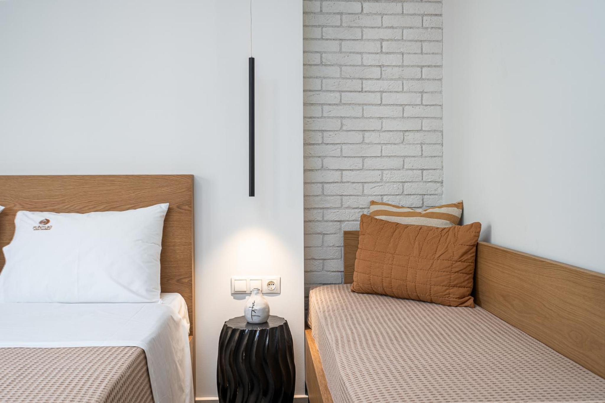 Standard Double Room - Photo 9
