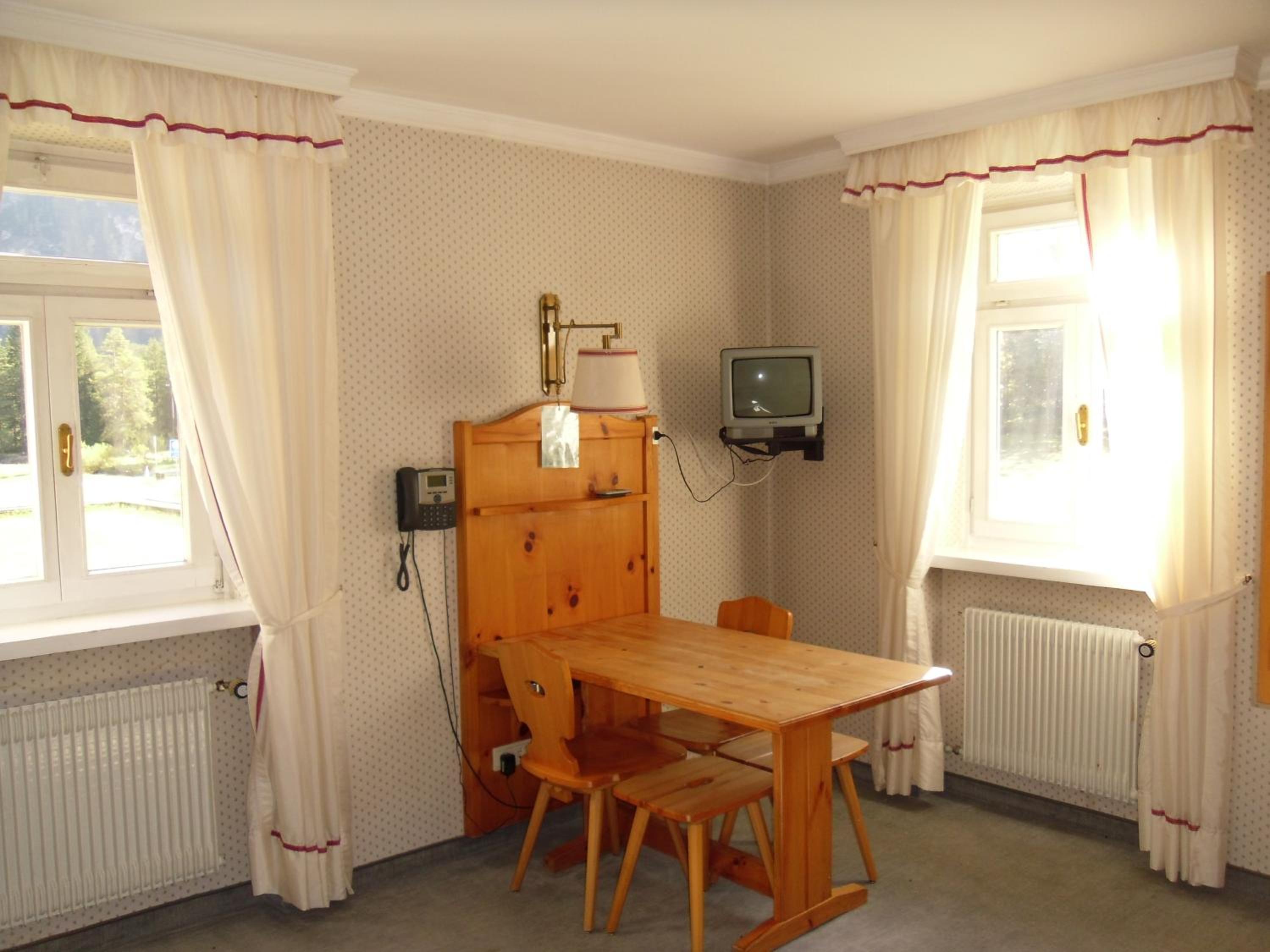 Studio (4 Adults)