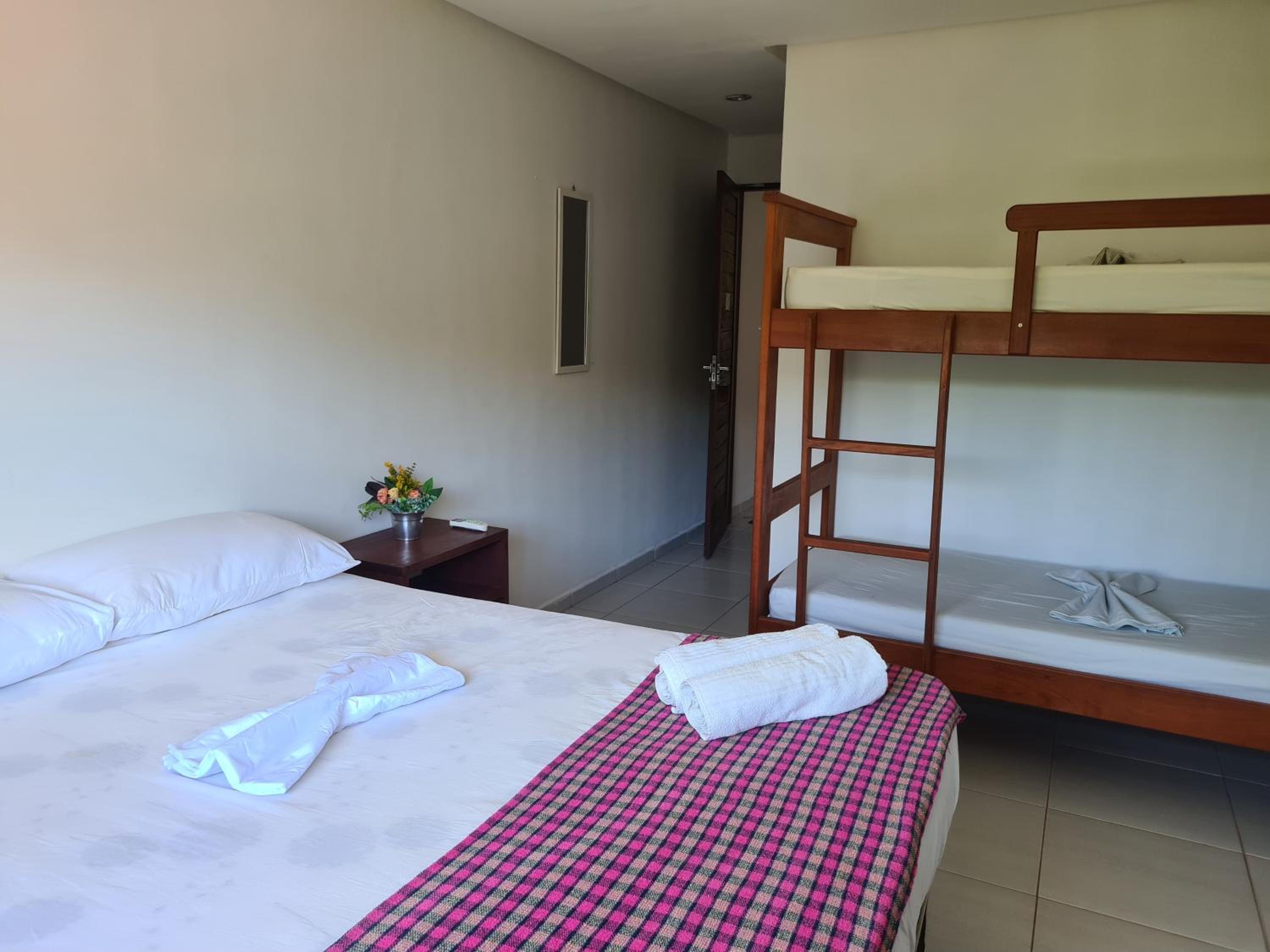 Superior Quadruple Room - Photo 4