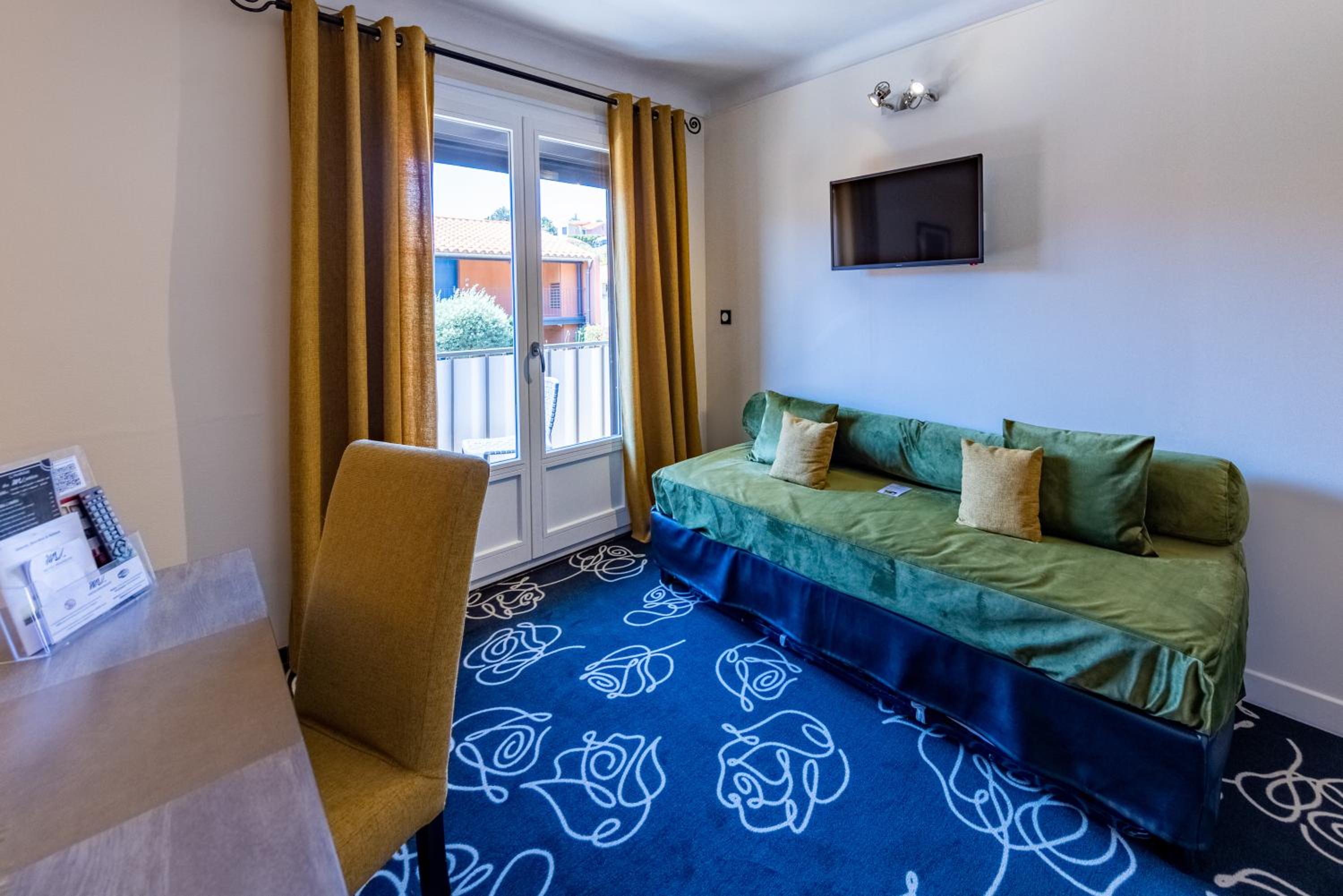 Superior Room with Balcony or Patio  - Photo 3