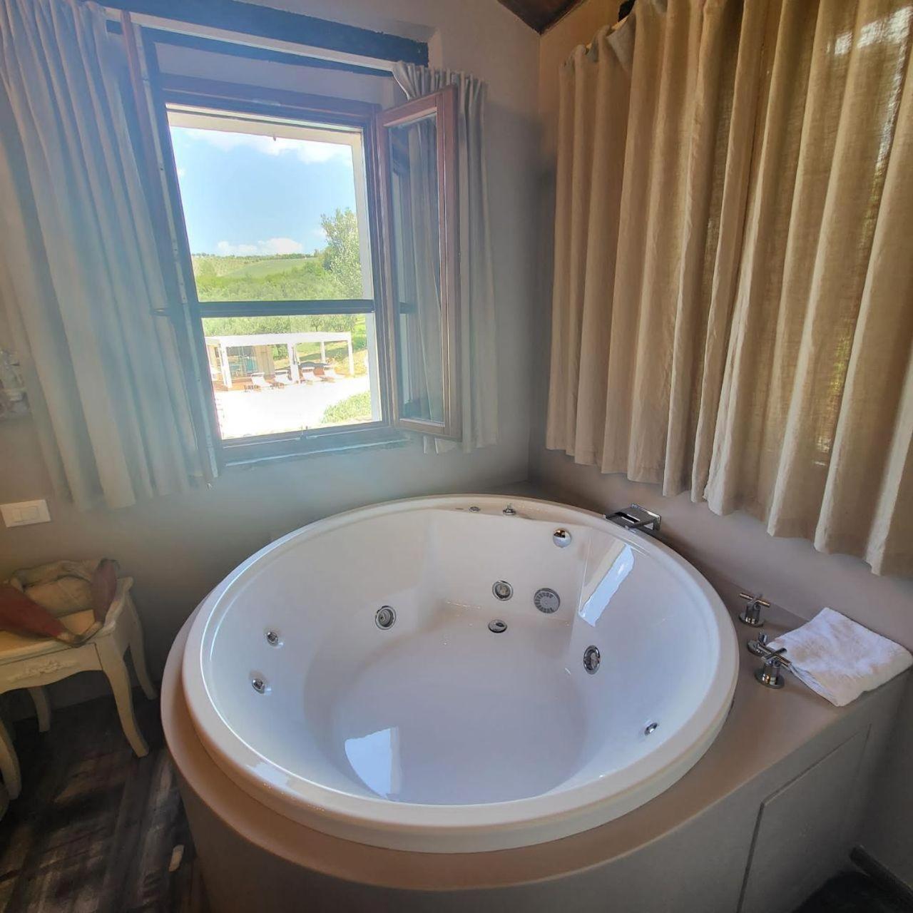 Villa with Private Pool - Photo 9