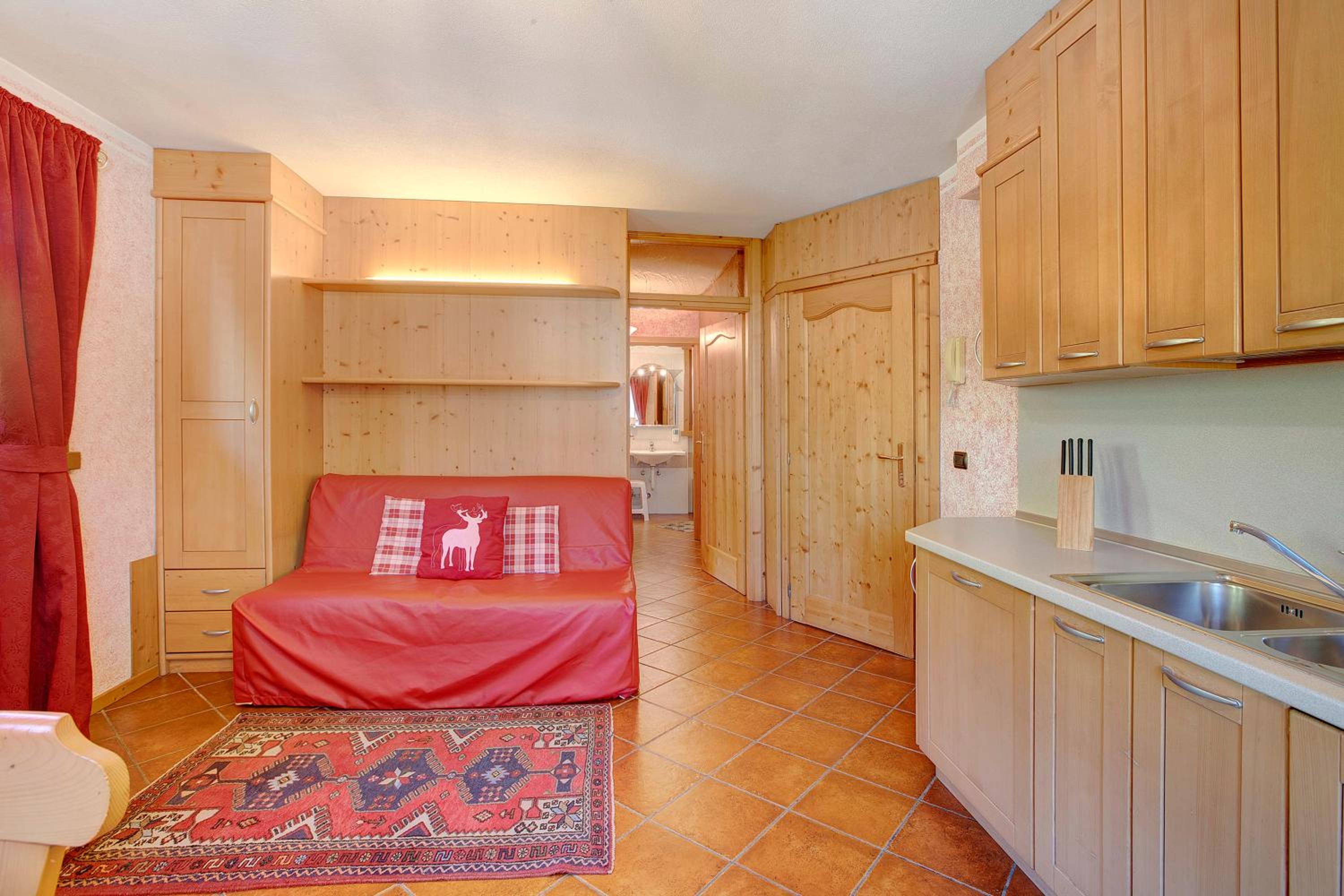 Superior One-Bedroom Apartment with Balcony