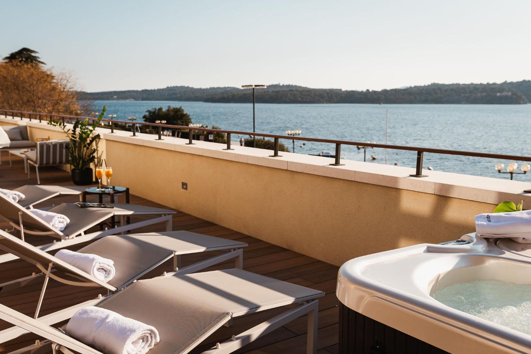 Luxury Three-Bedroom Apartment with Terrace and Sauna - Photo 33