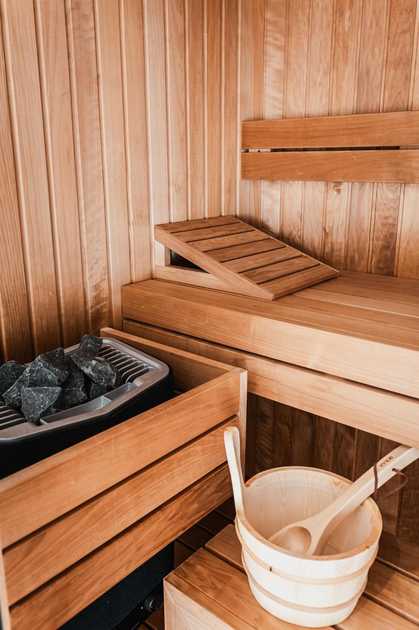 Luxury Three-Bedroom Apartment with Terrace and Sauna - Photo 12