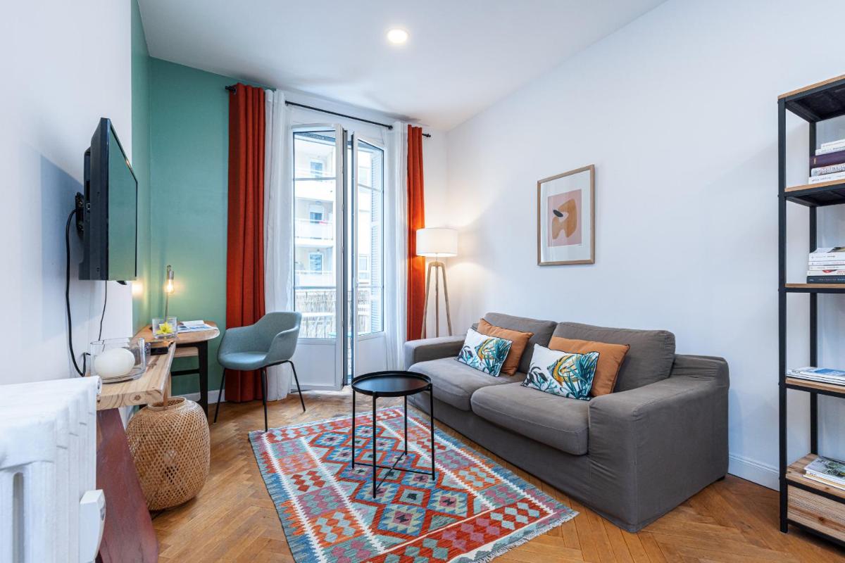 One-Bedroom Apartment
