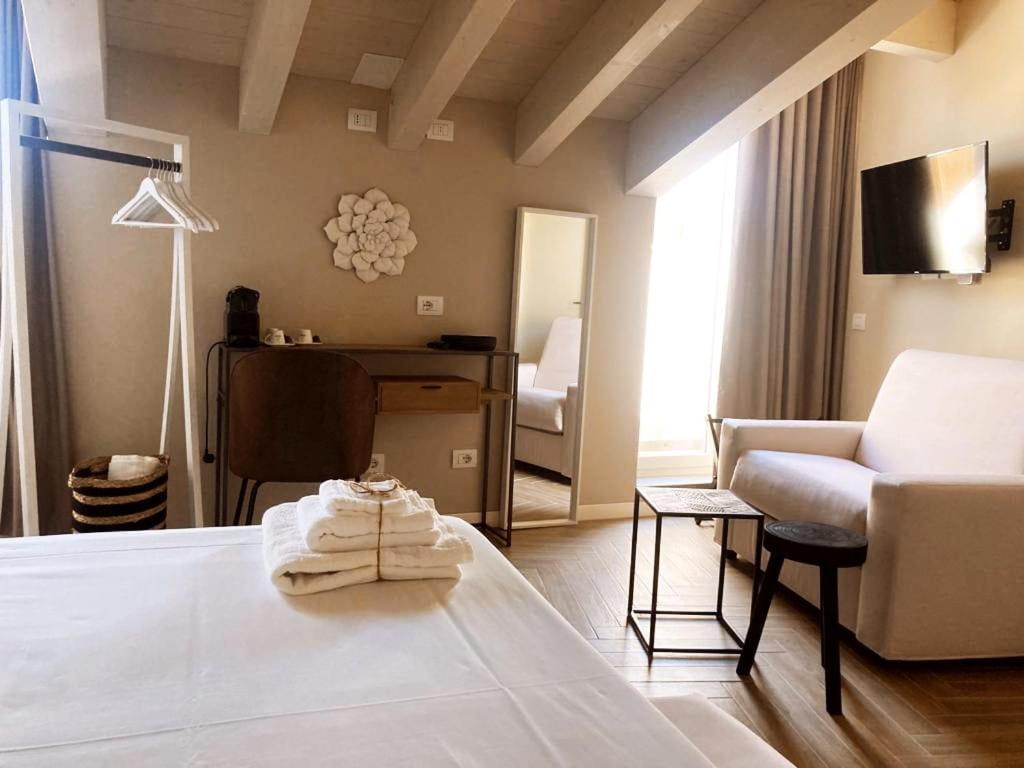 Quadruple Room with Private Bathroom photo 3