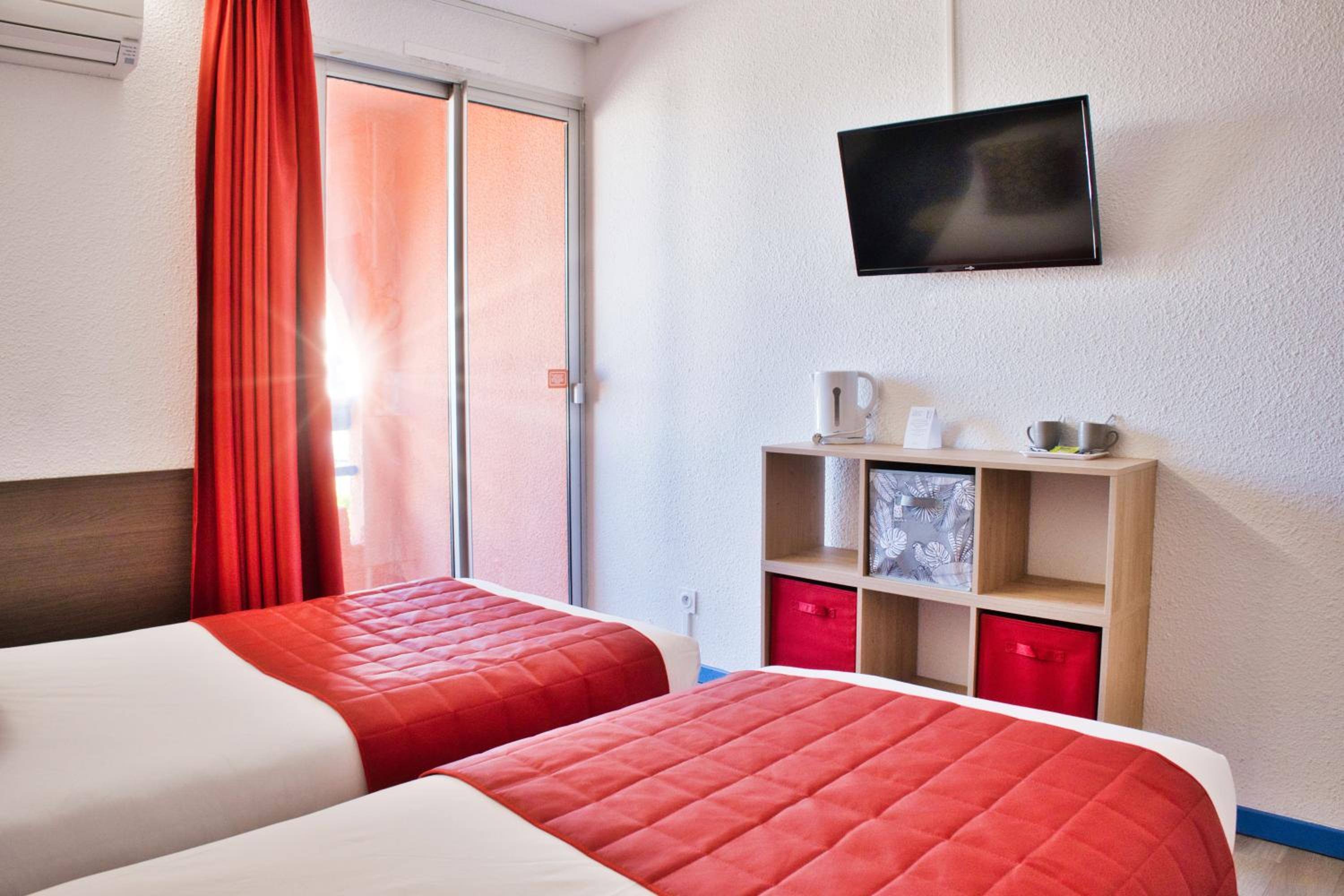Twin Room with Village View - Photo 10