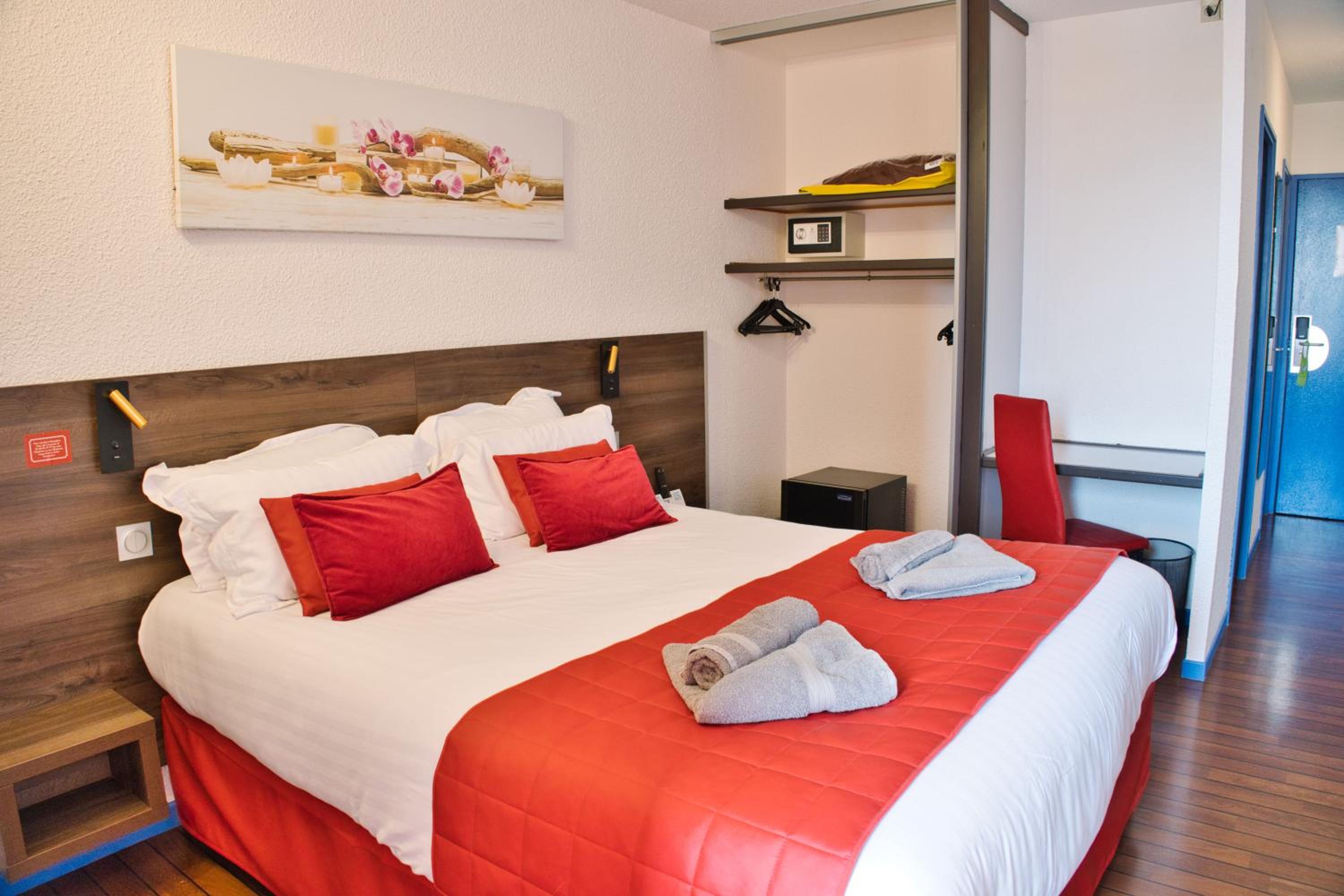Deluxe Double Room with Balcony and Harbor View - Photo 1