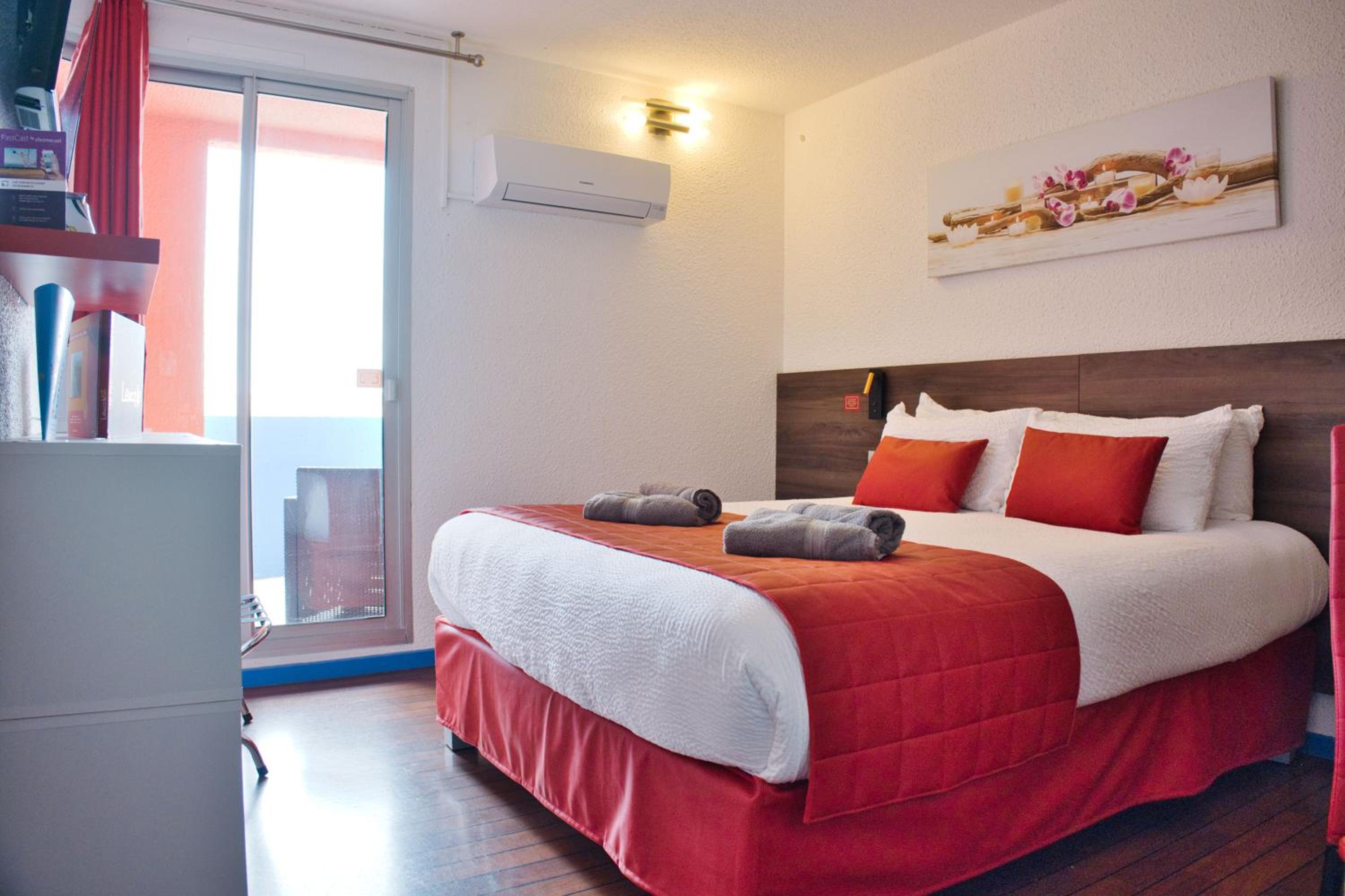 Deluxe Double Room with Balcony and Harbor View - Photo 5