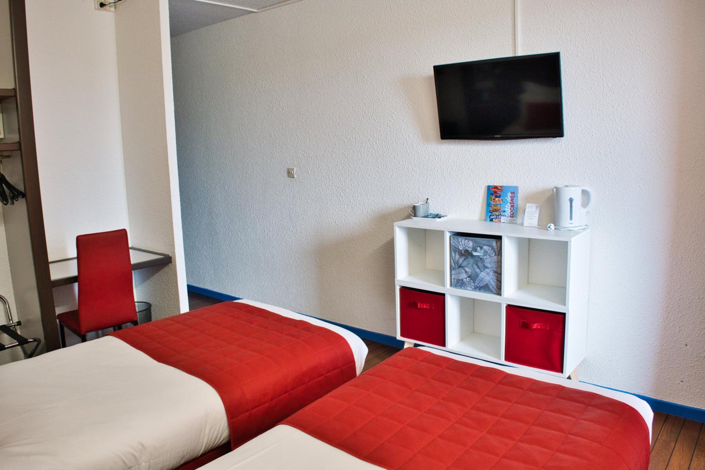 Twin Room with Village View - Photo 2