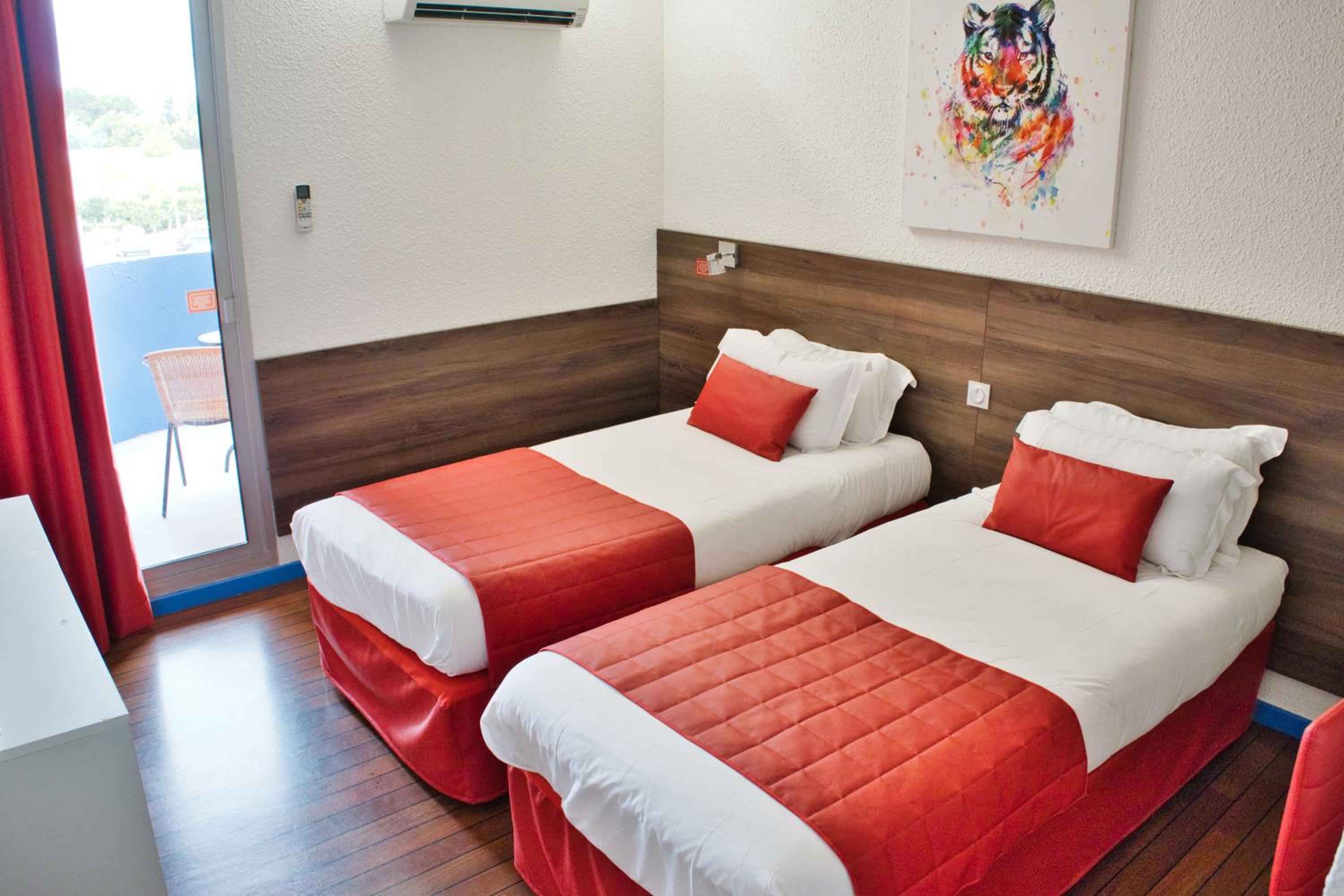 Twin Room with Village View - Photo 3