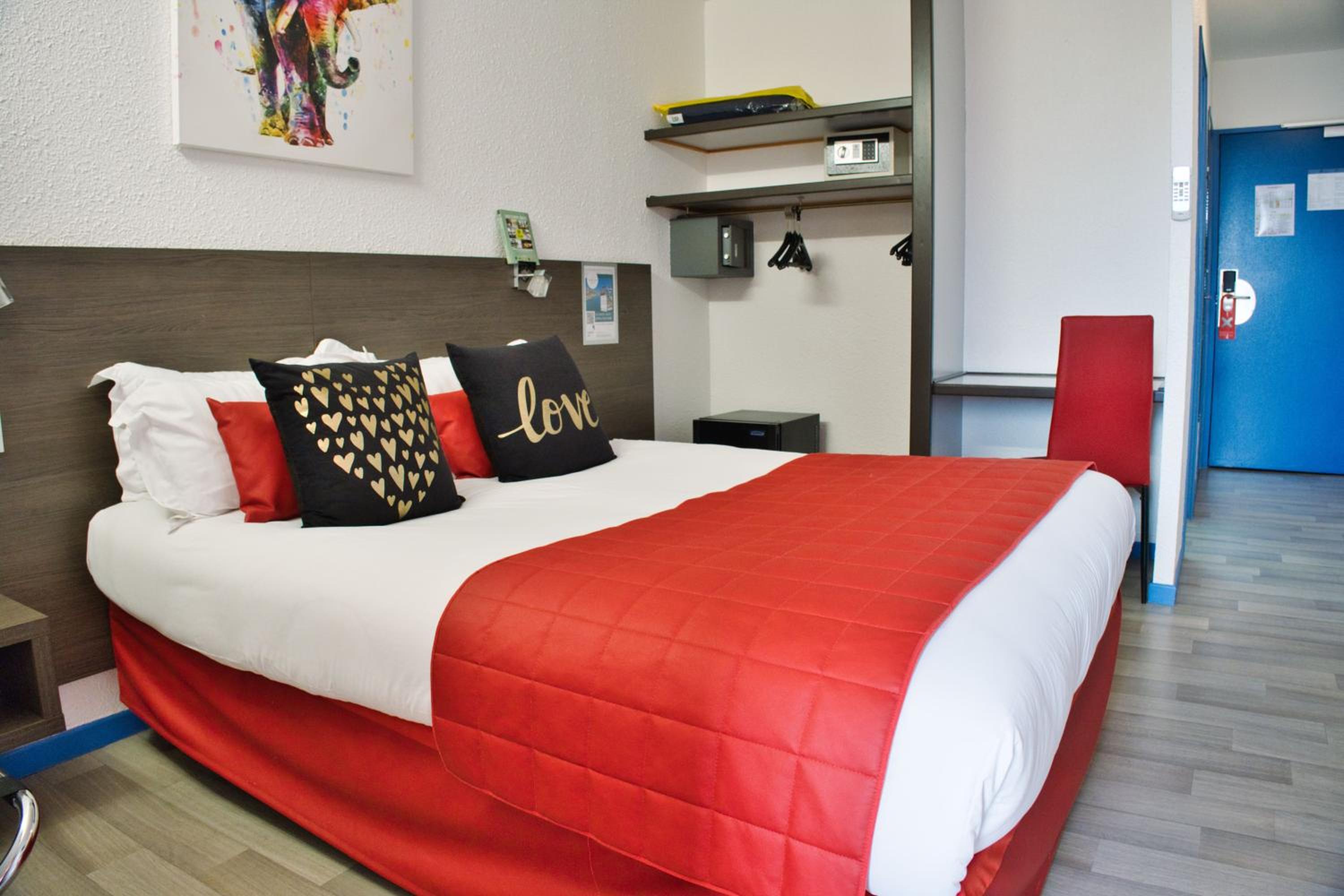 Double Room with Village View - Photo 7