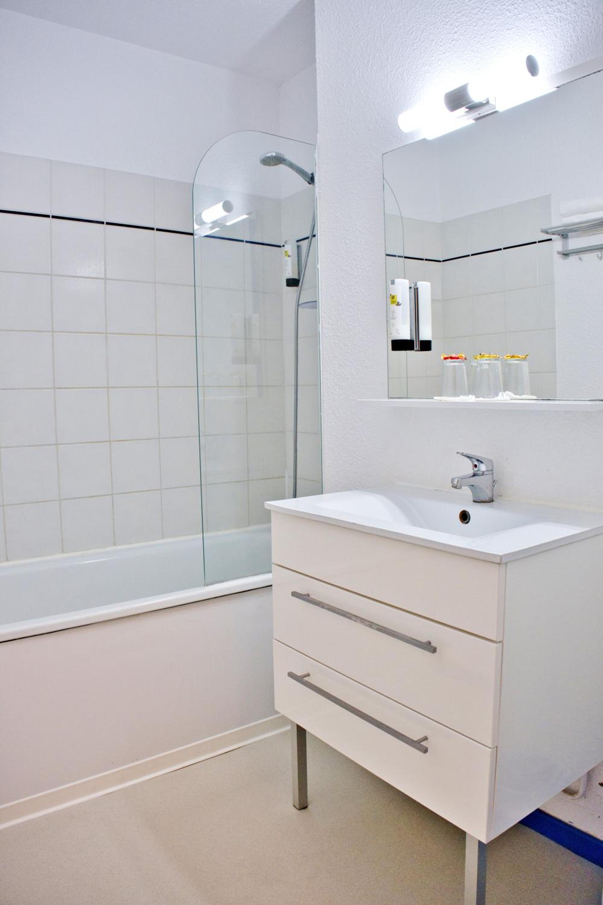 Double Room with Village View - Photo 6