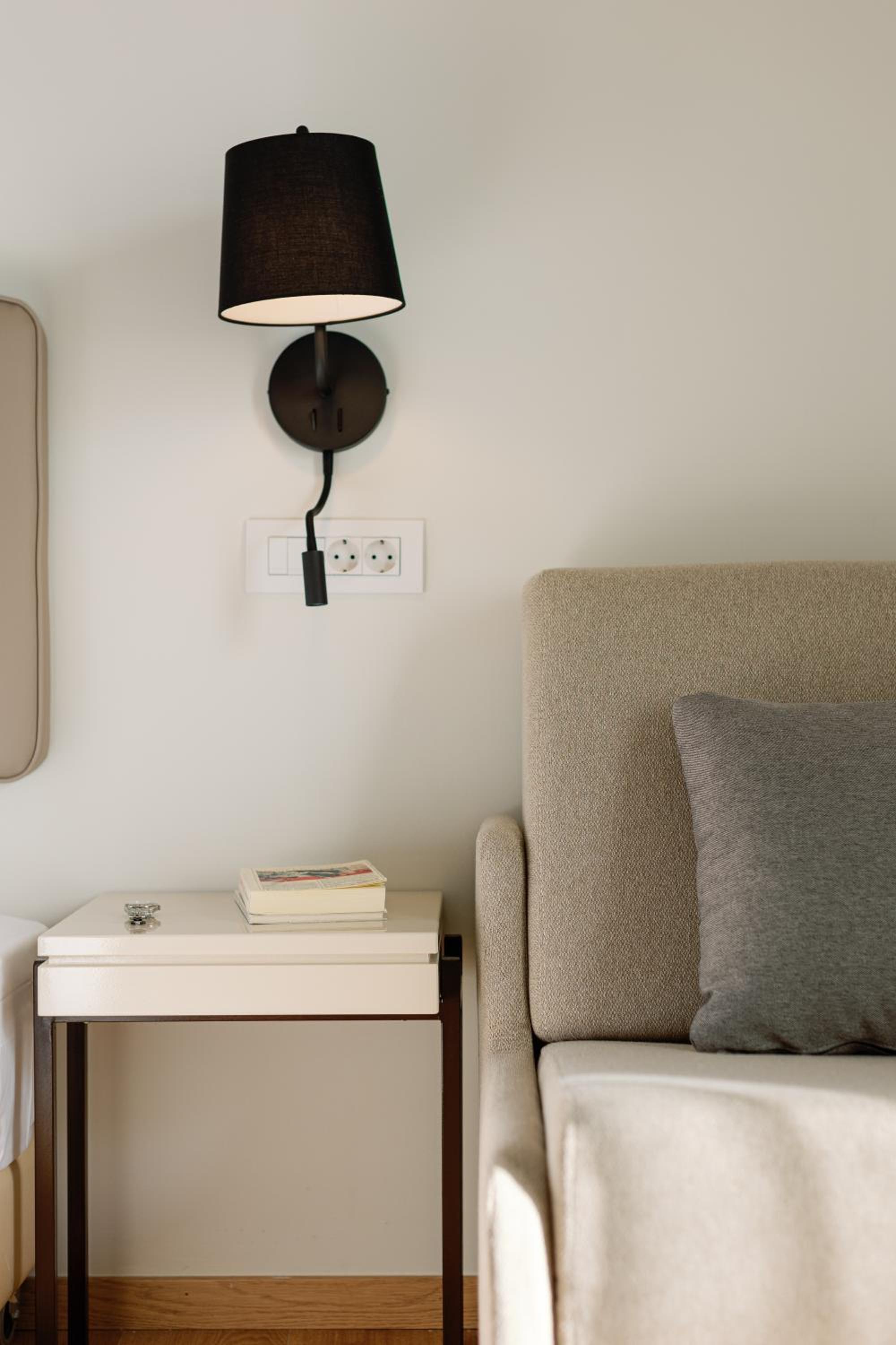 Comfort Room with Sofa - Photo 4