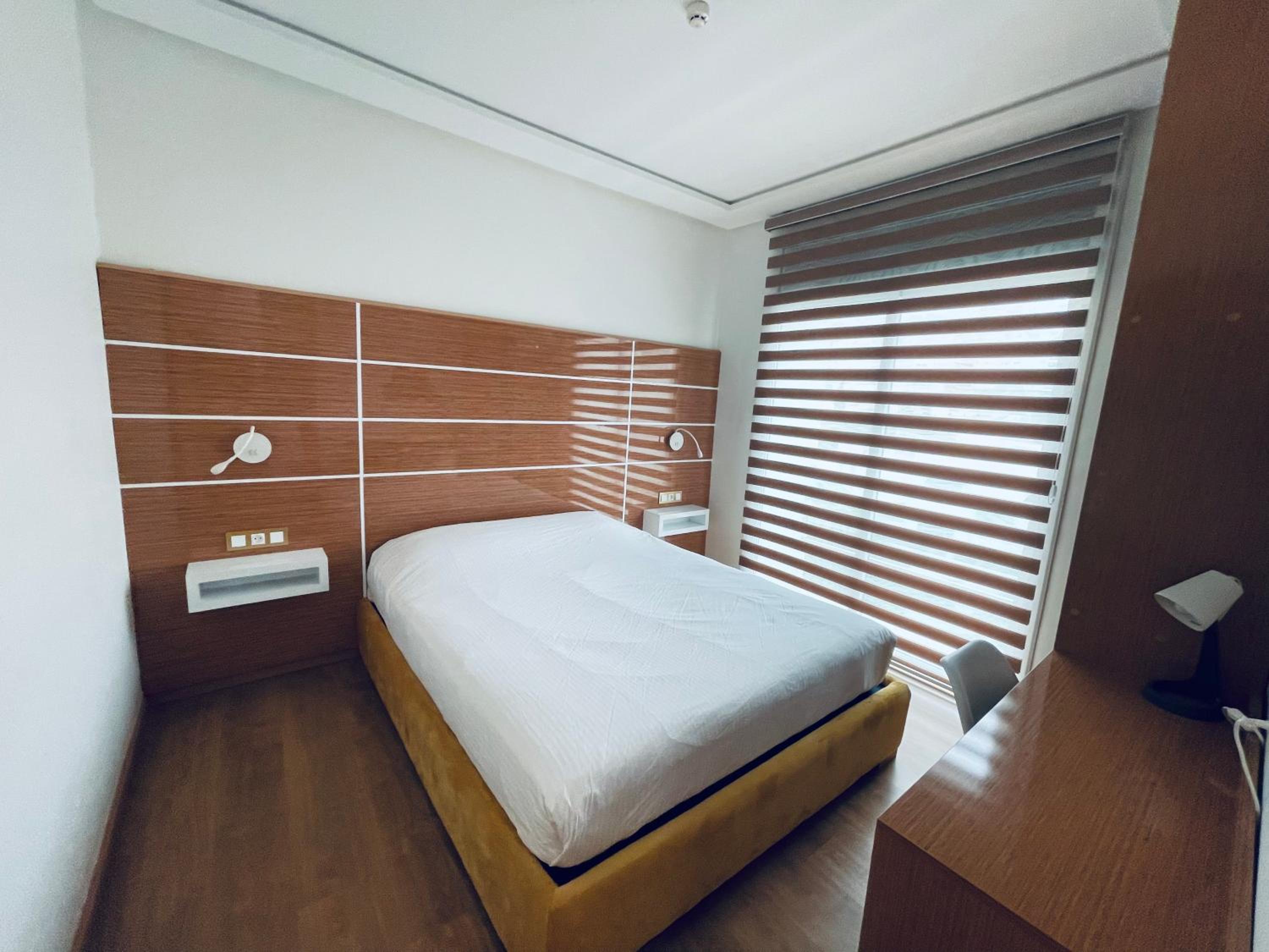 One-Bedroom Apartment - Photo 4