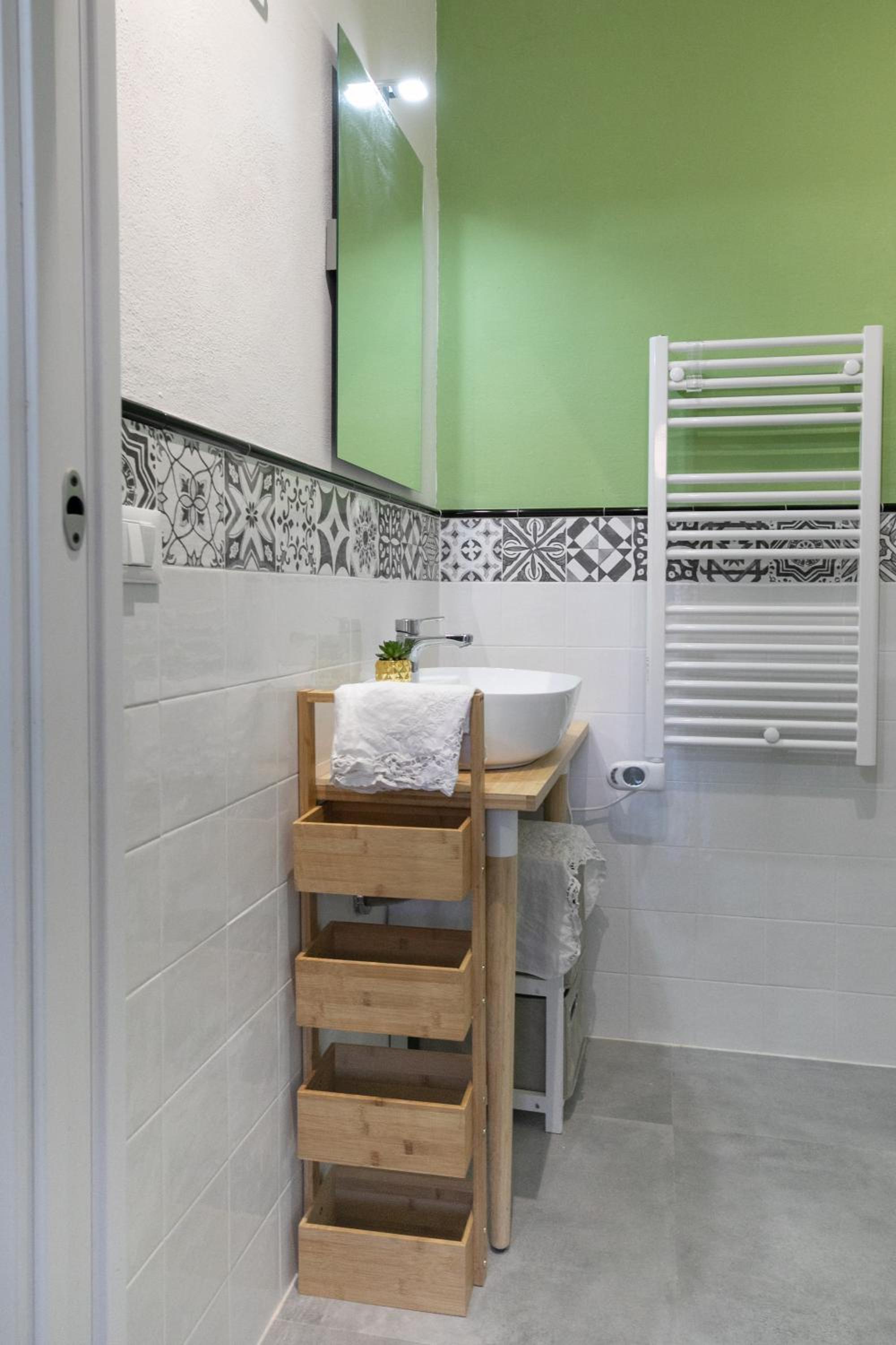 Double Room with Shared Bathroom photo 3
