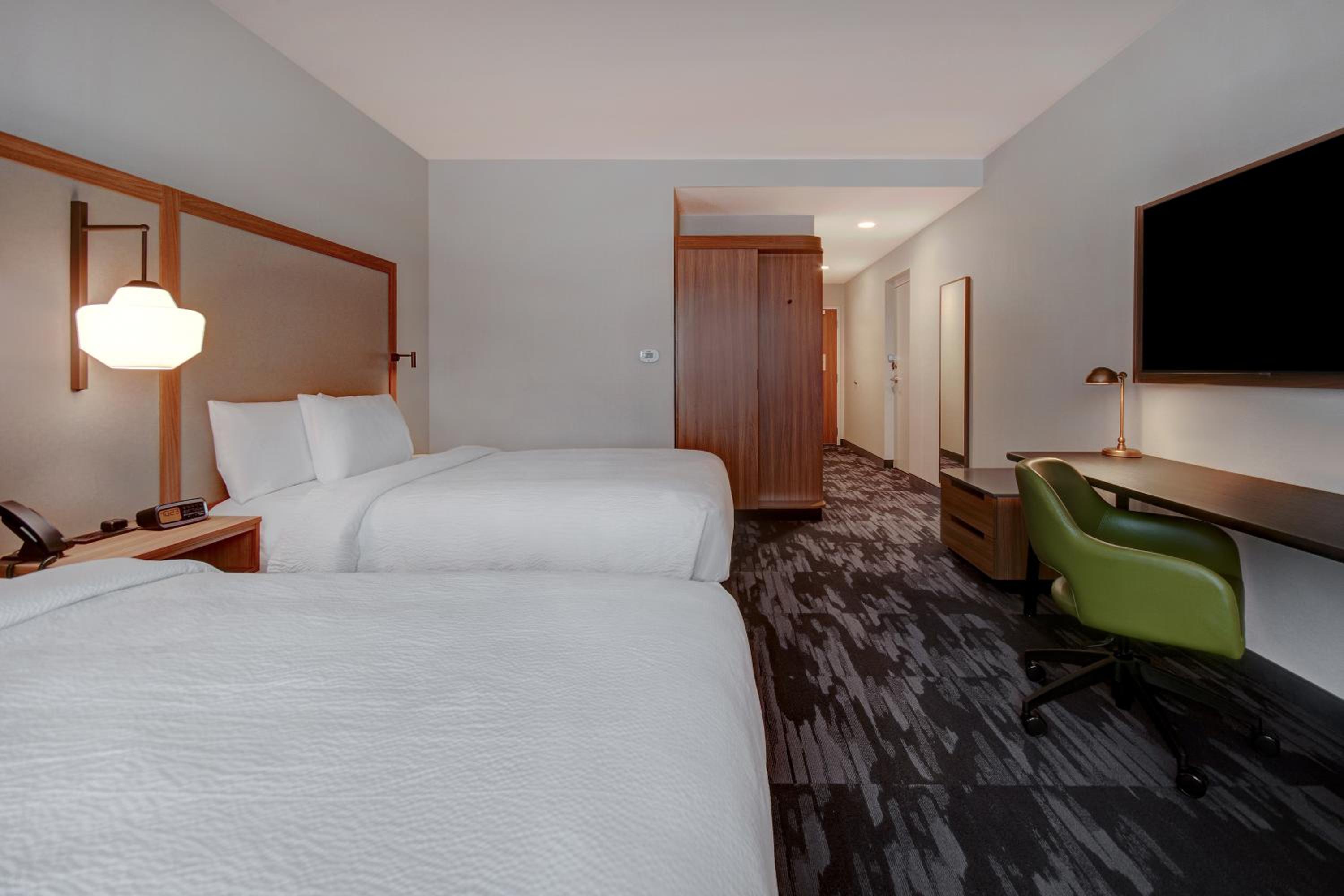 Queen Room with Two Queen Beds - Photo 1